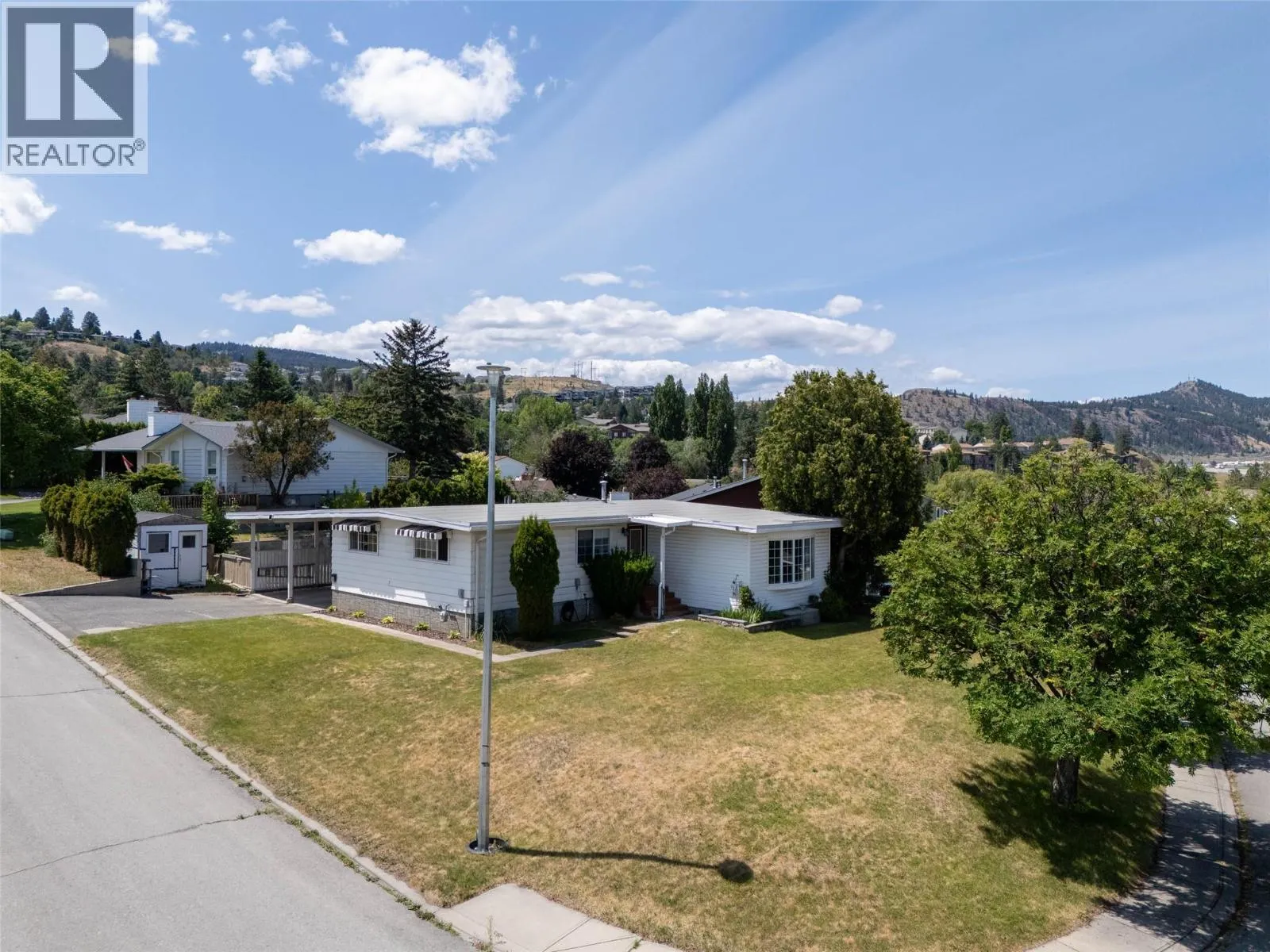 135 Whiteshield Crescent