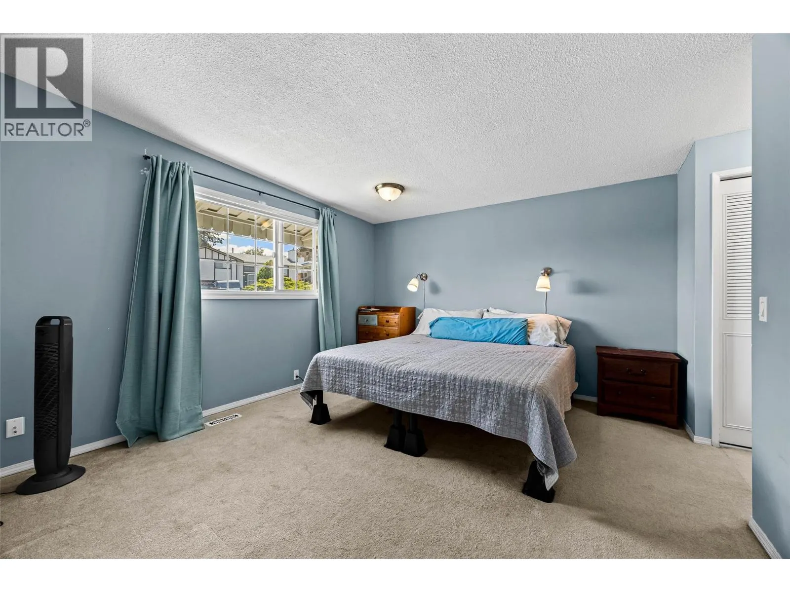 135 Whiteshield Crescent