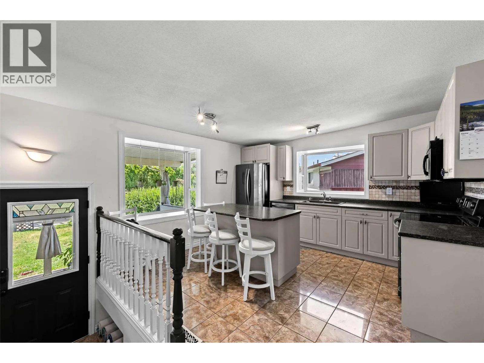 135 Whiteshield Crescent