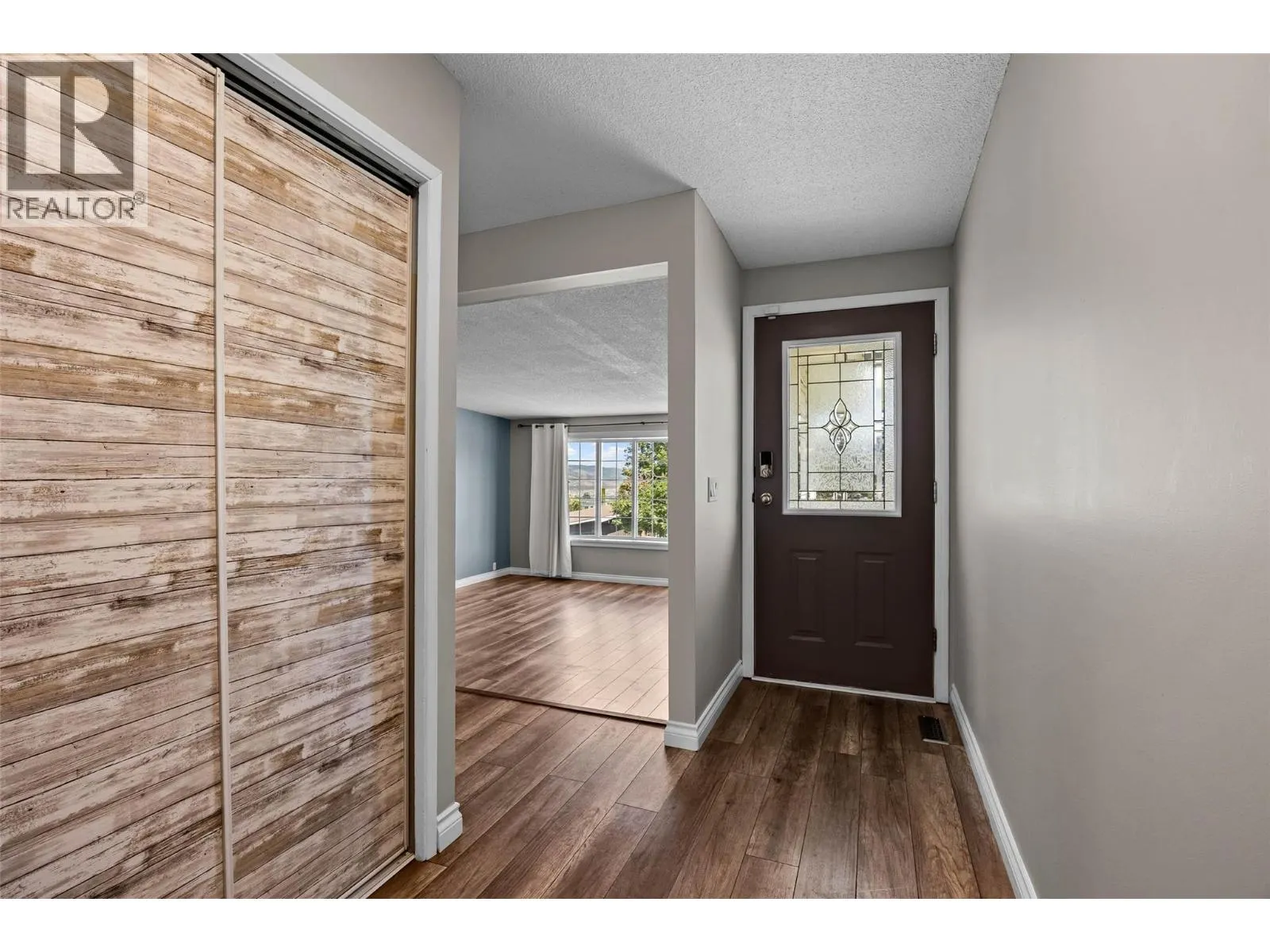 135 Whiteshield Crescent