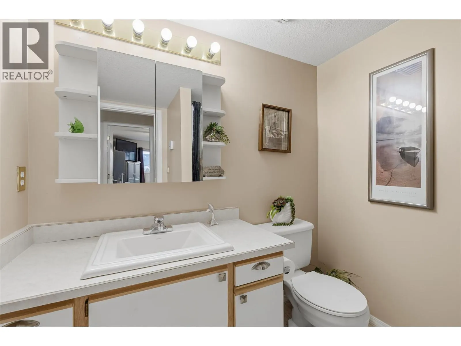 180 Hollywood Road N Unit# 207