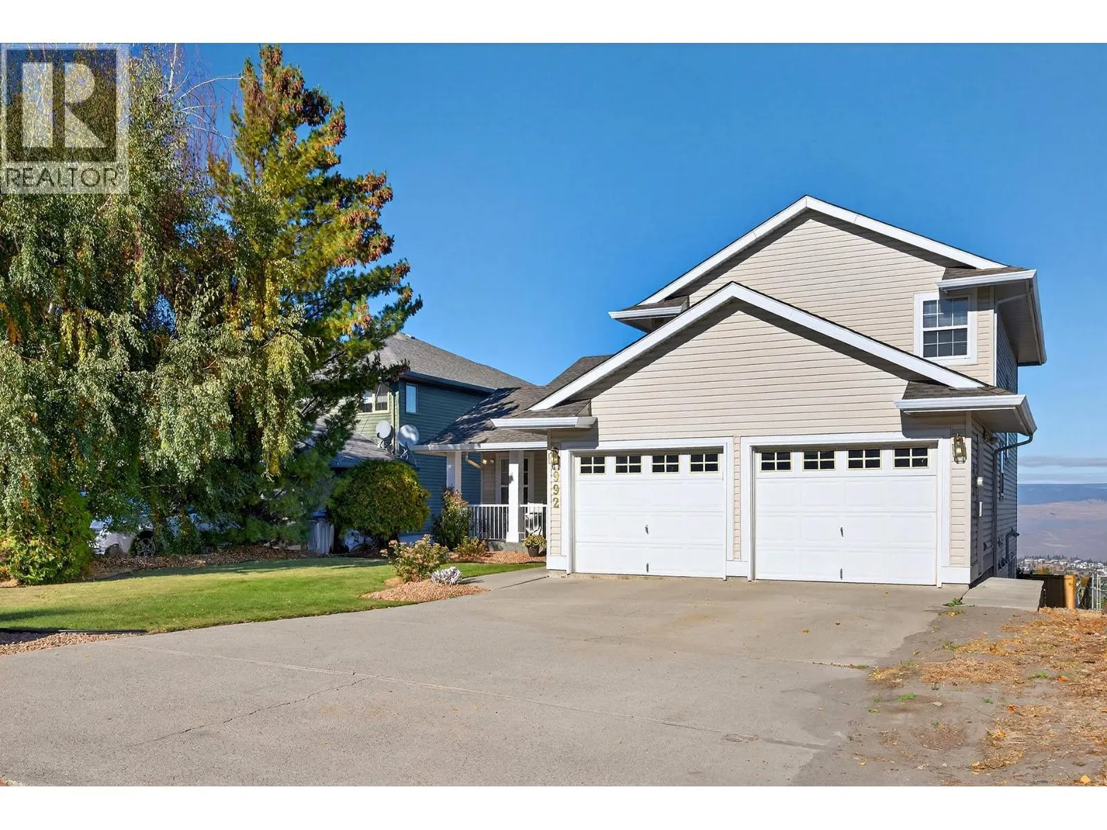 992 Canongate Crescent