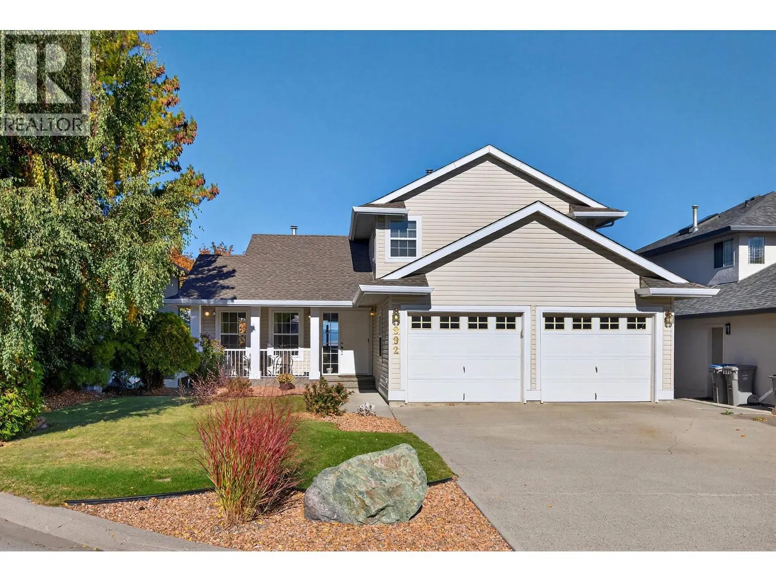 992 Canongate Crescent