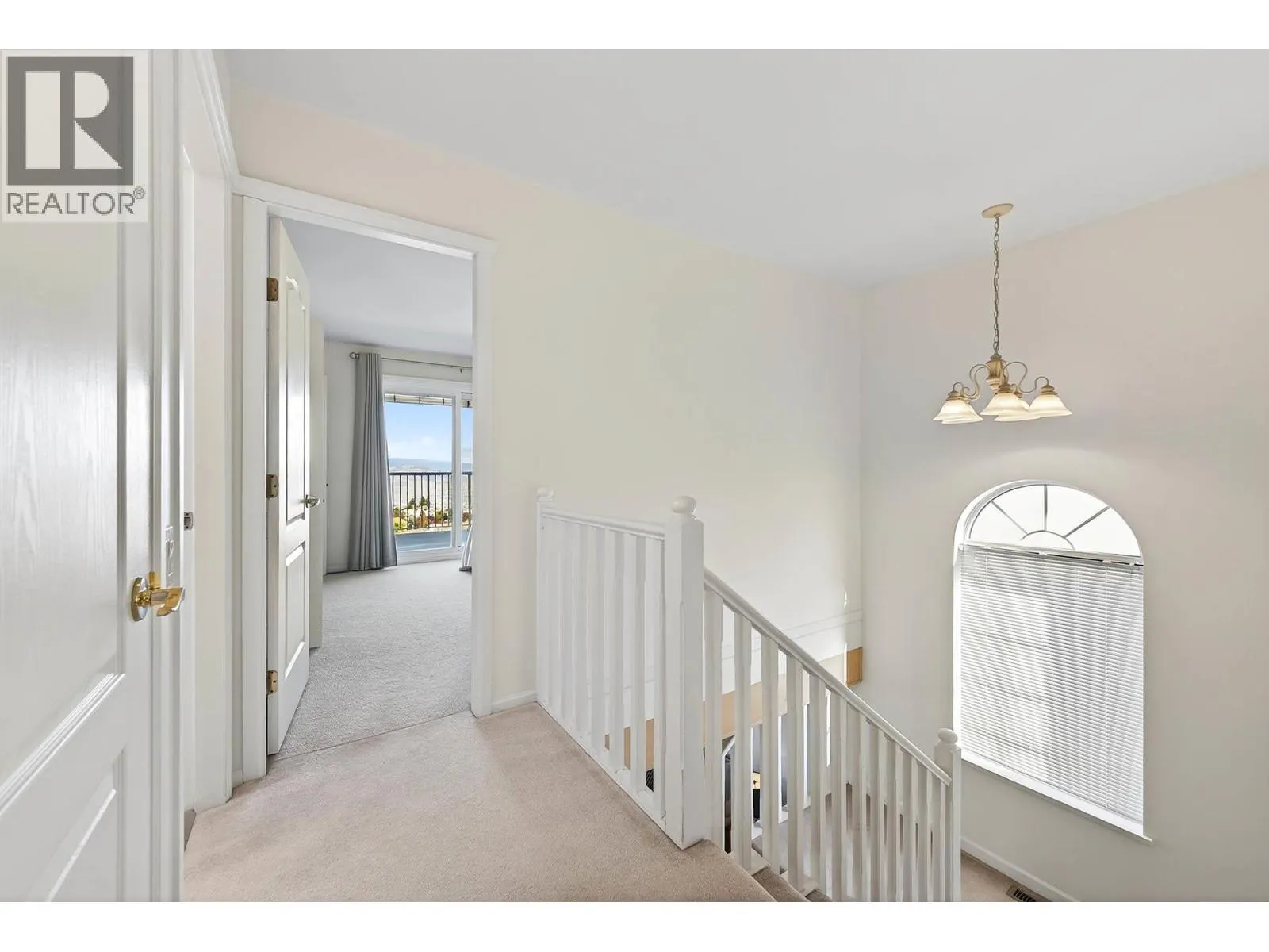 992 Canongate Crescent