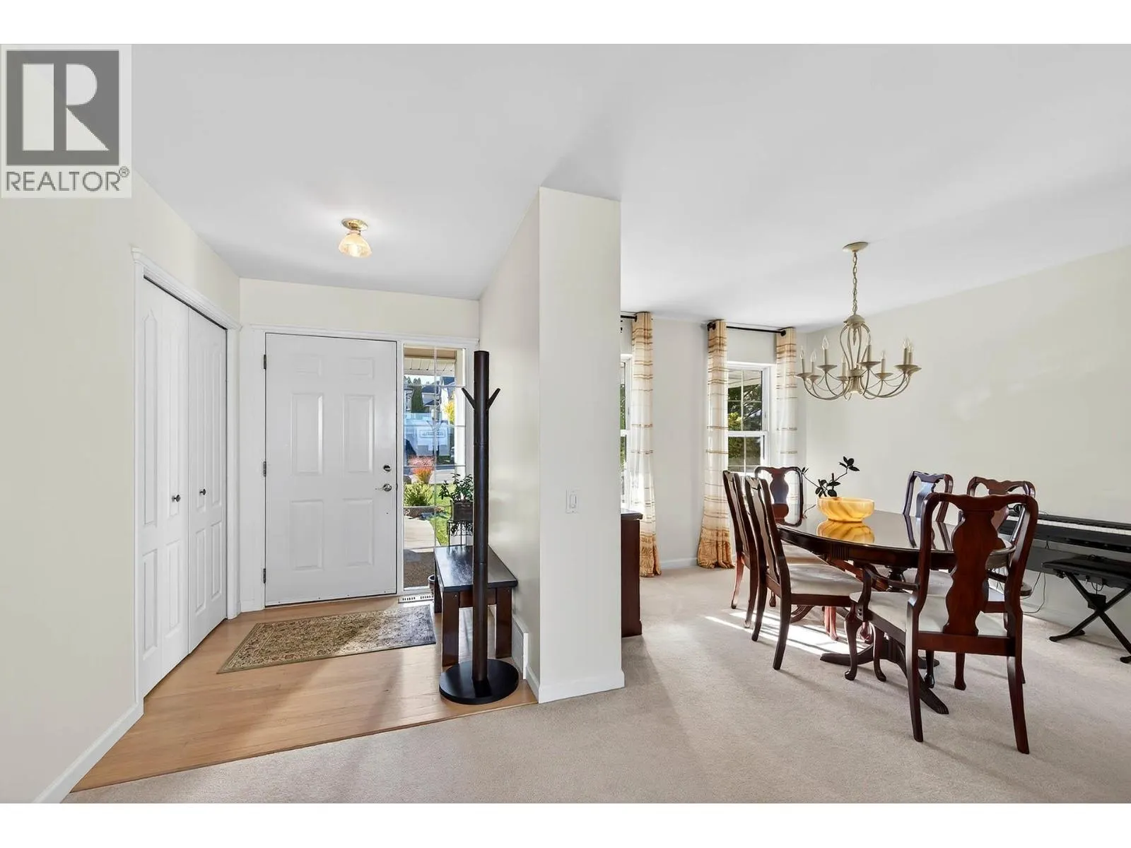 992 Canongate Crescent