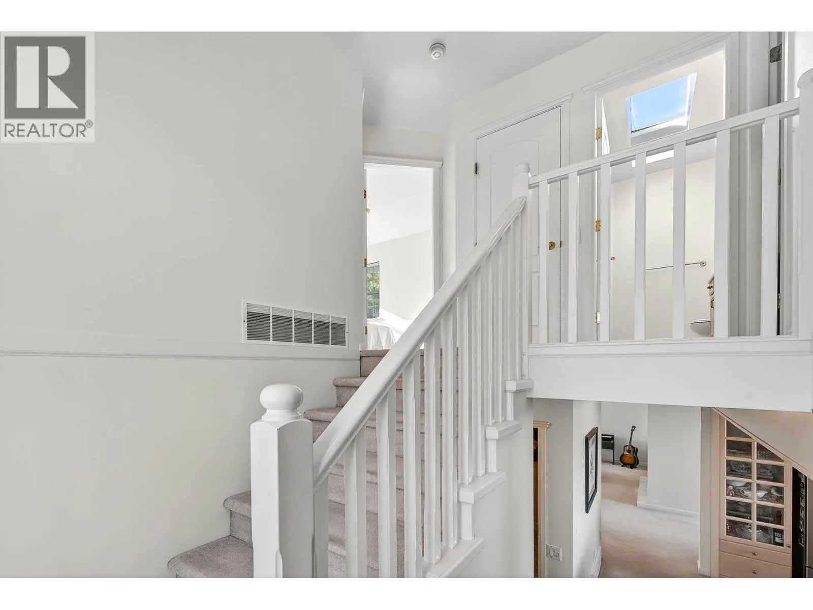 992 Canongate Crescent