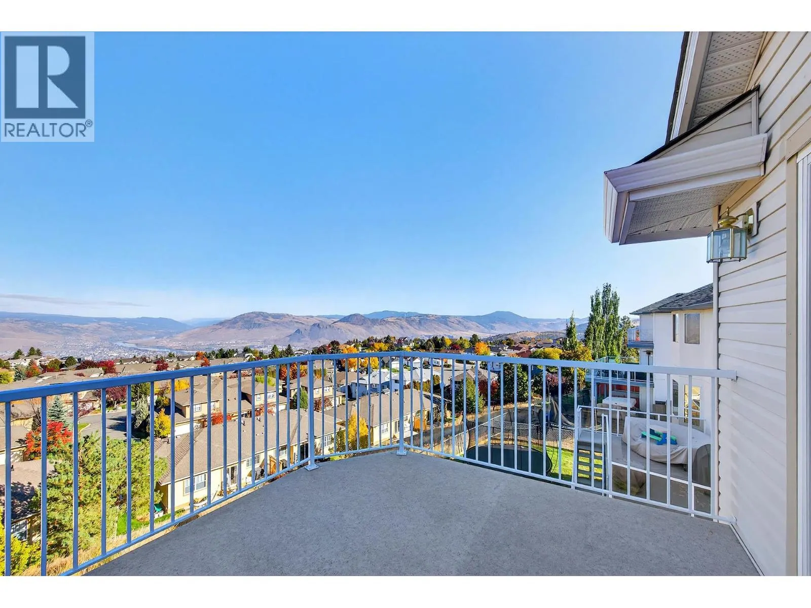 992 Canongate Crescent