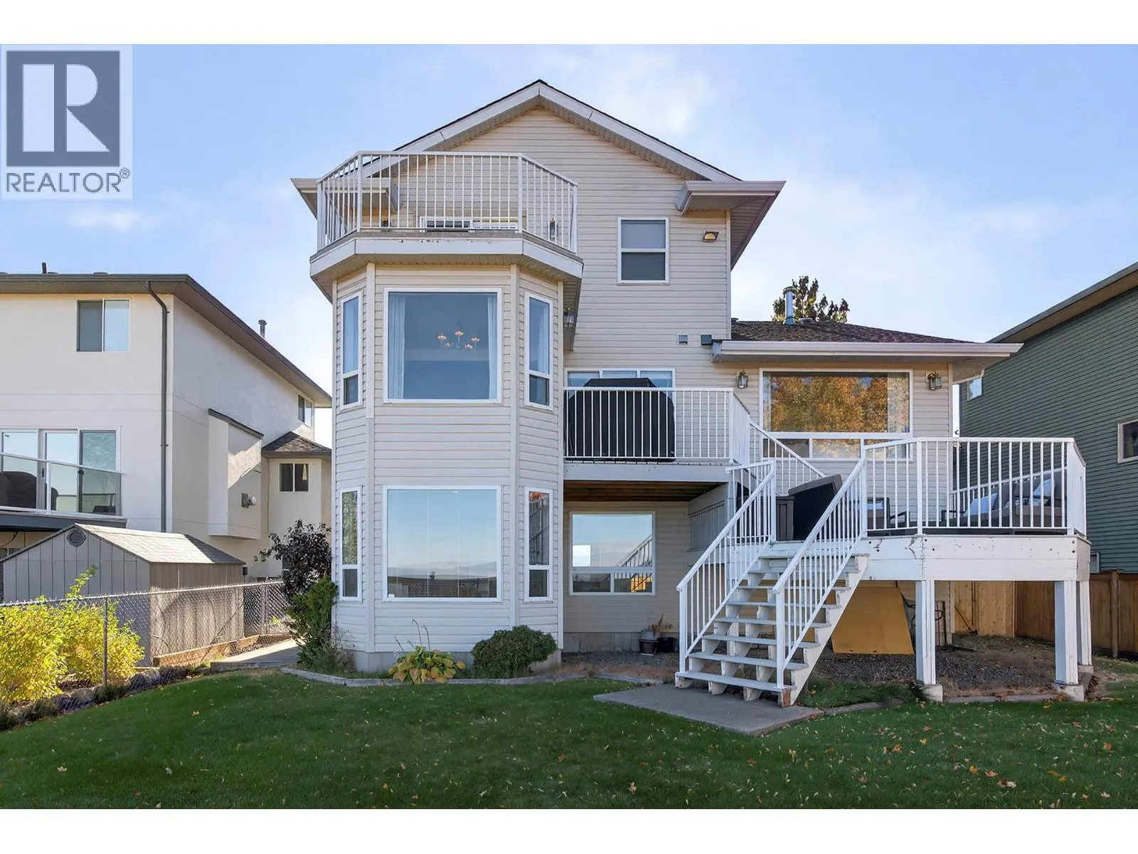992 Canongate Crescent