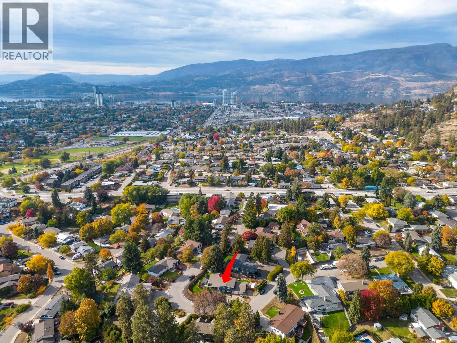 1532 Pinehurst Crescent