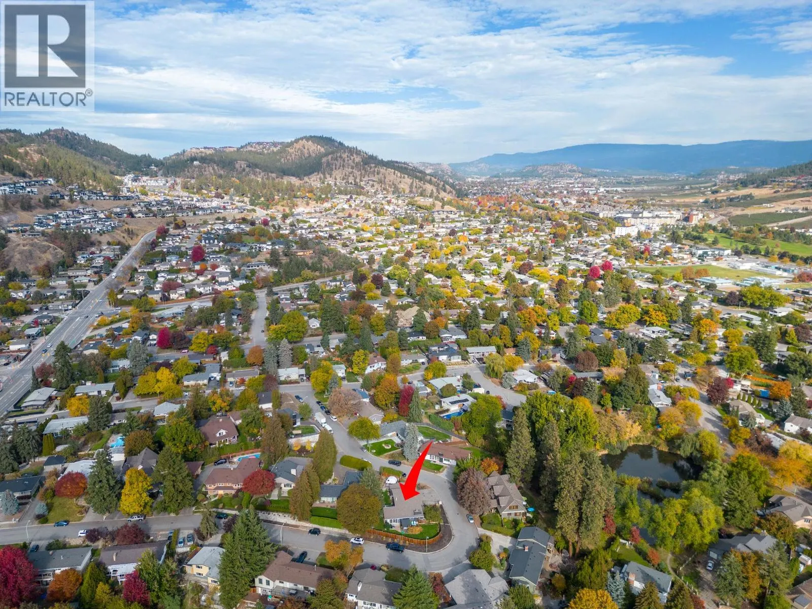 1532 Pinehurst Crescent