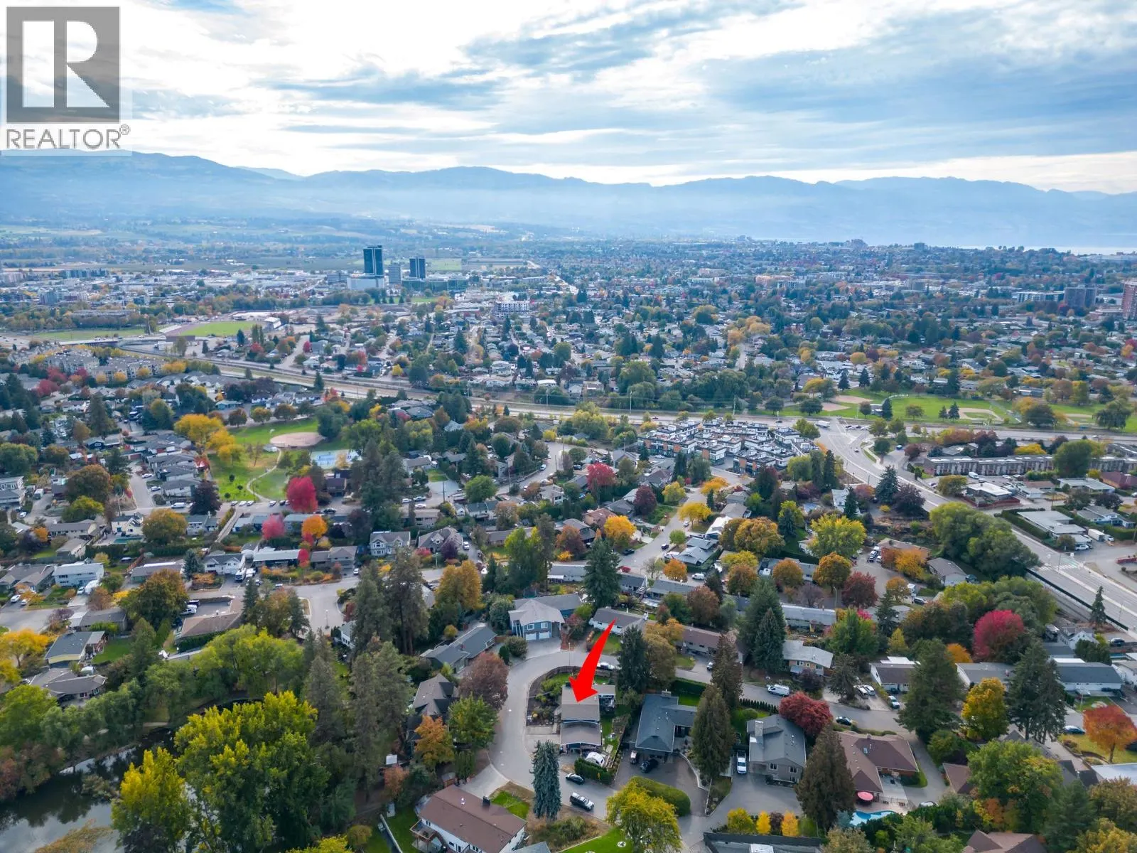 1532 Pinehurst Crescent