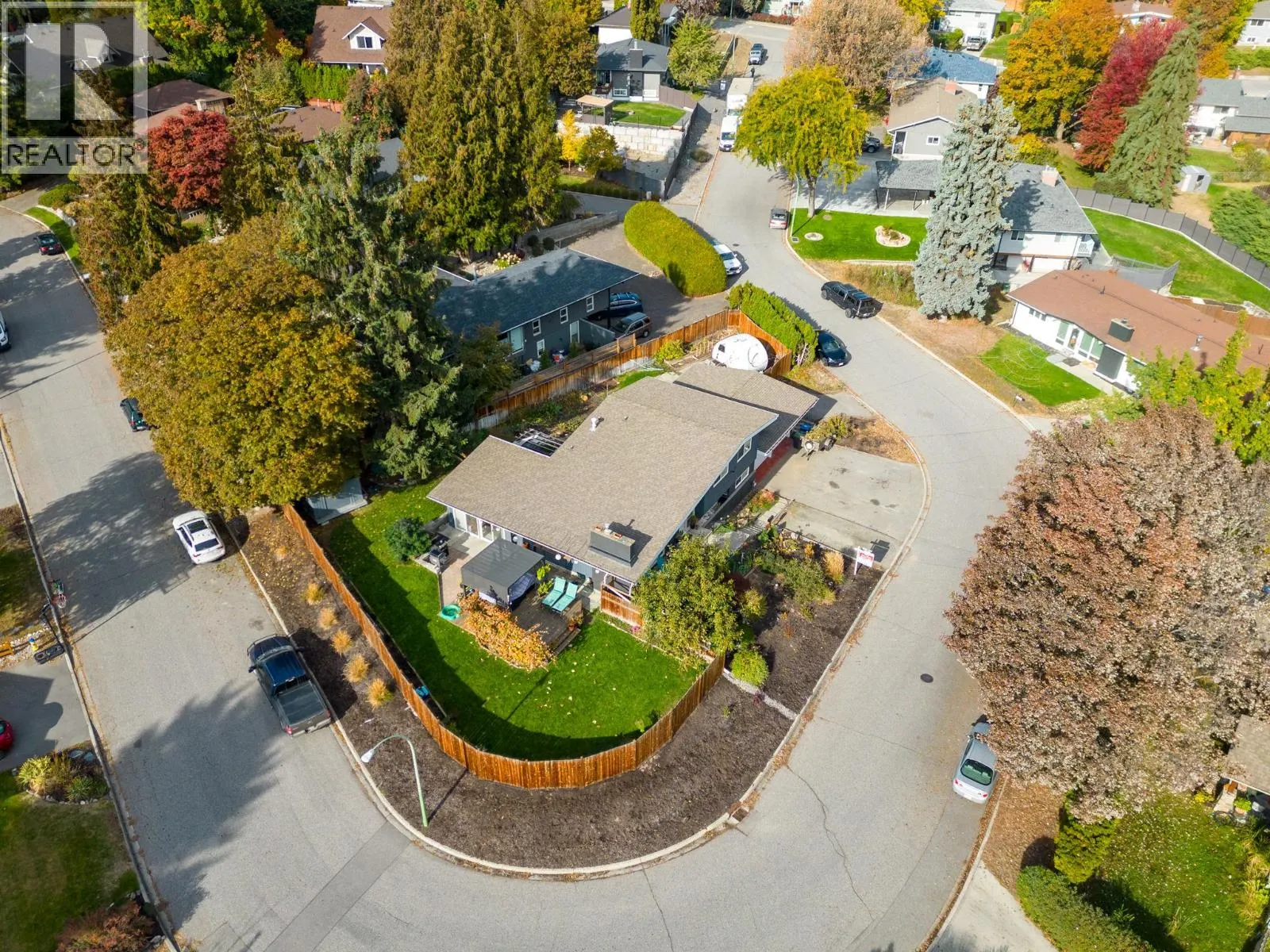 1532 Pinehurst Crescent