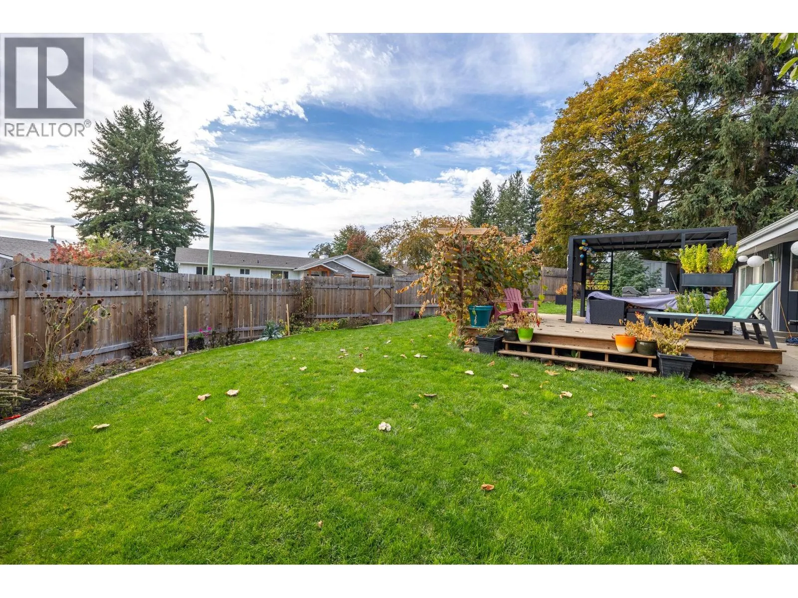 1532 Pinehurst Crescent