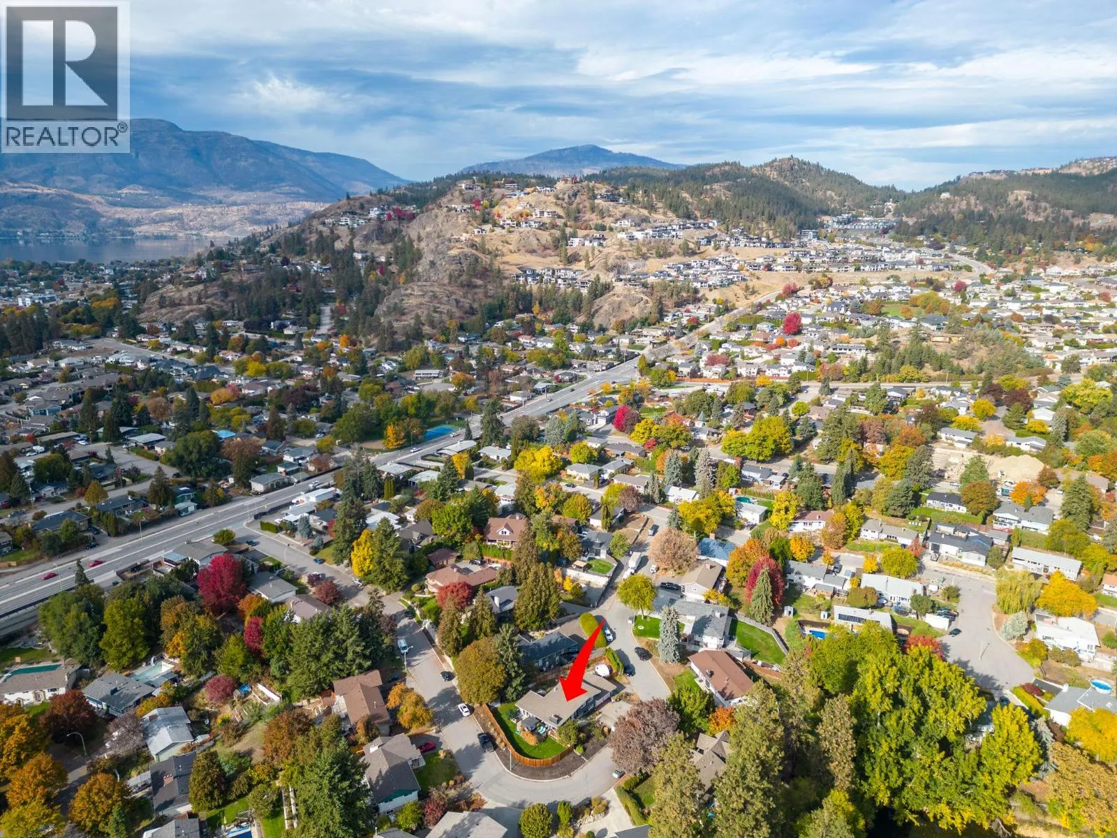 1532 Pinehurst Crescent