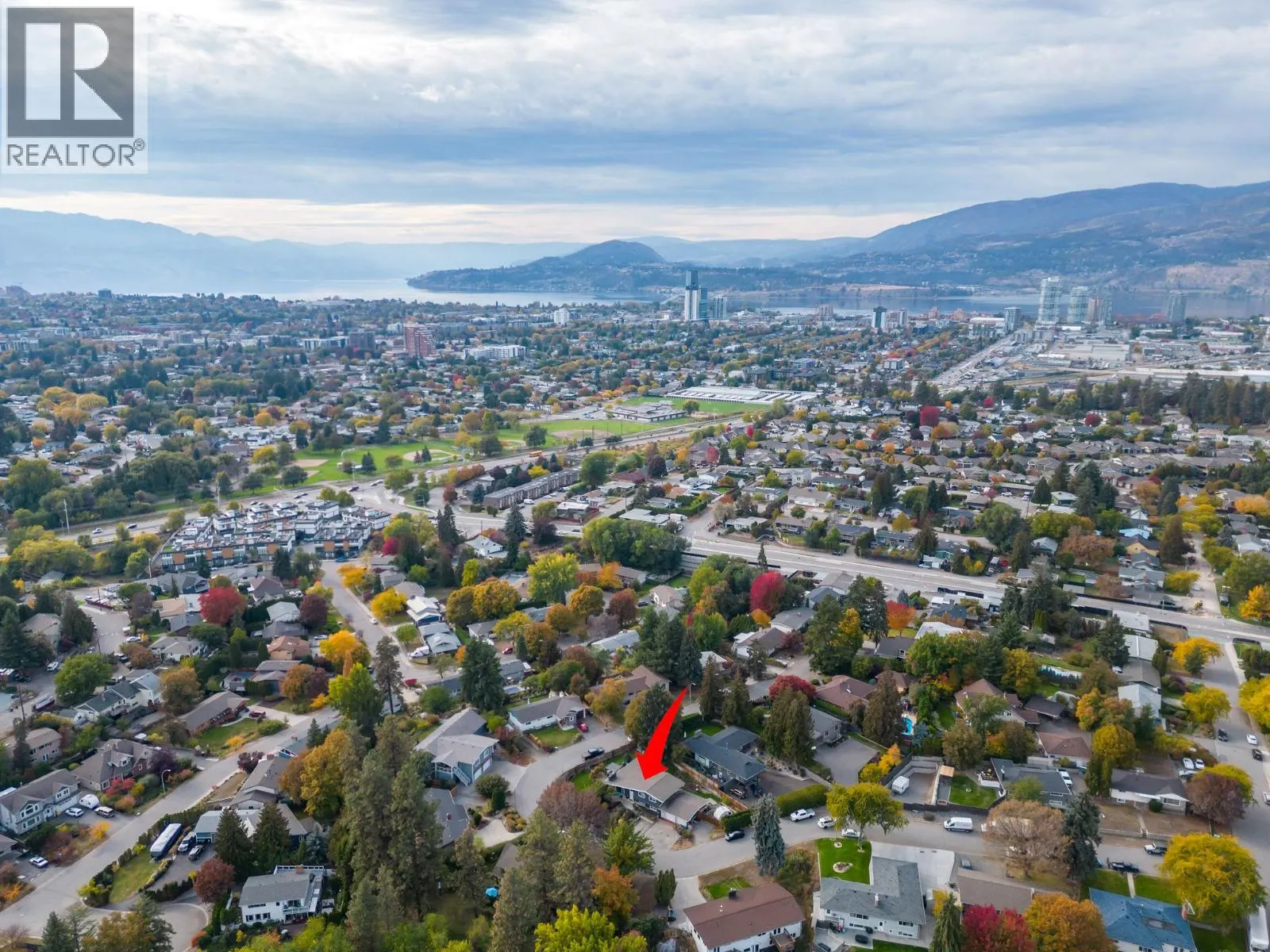 1532 Pinehurst Crescent