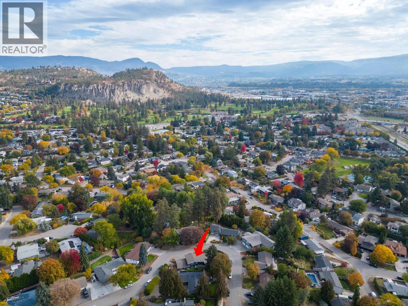 1532 Pinehurst Crescent