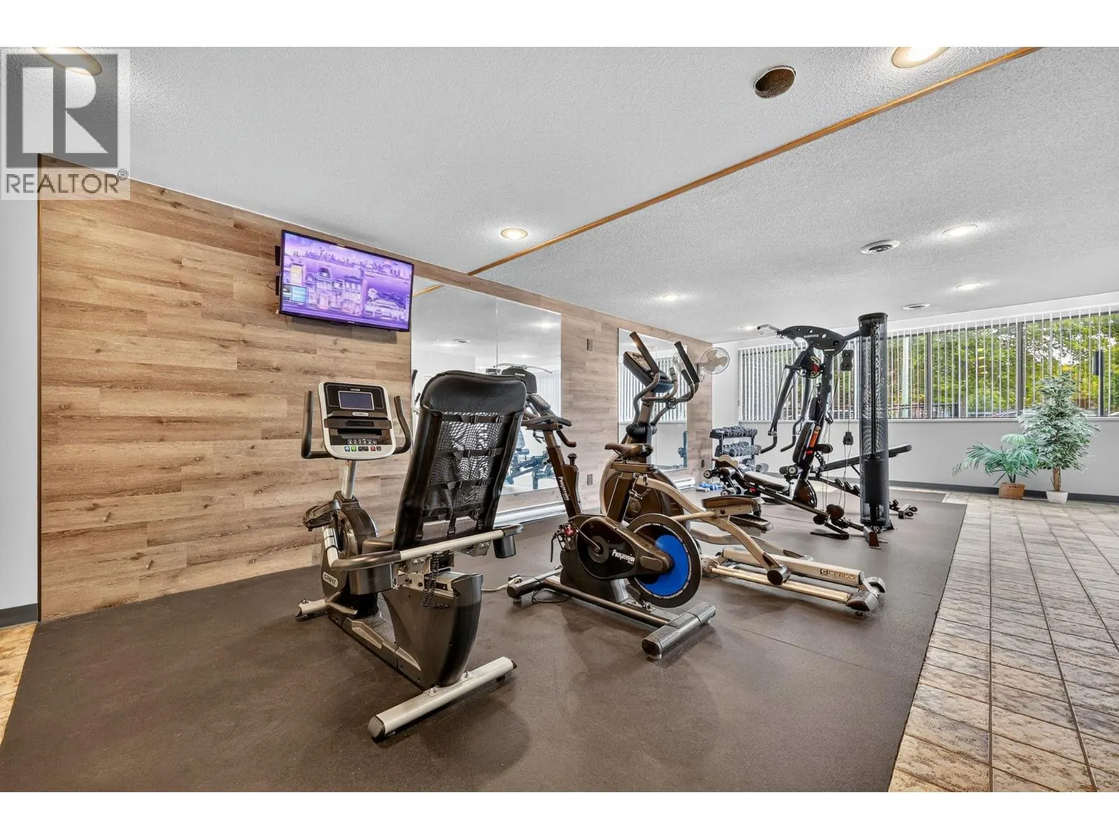 737 Leon Avenue Unit# 1006