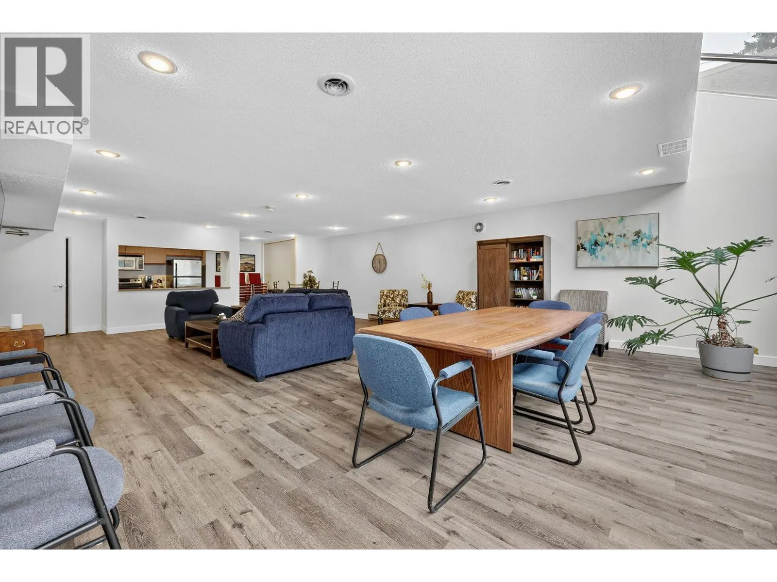 737 Leon Avenue Unit# 1006