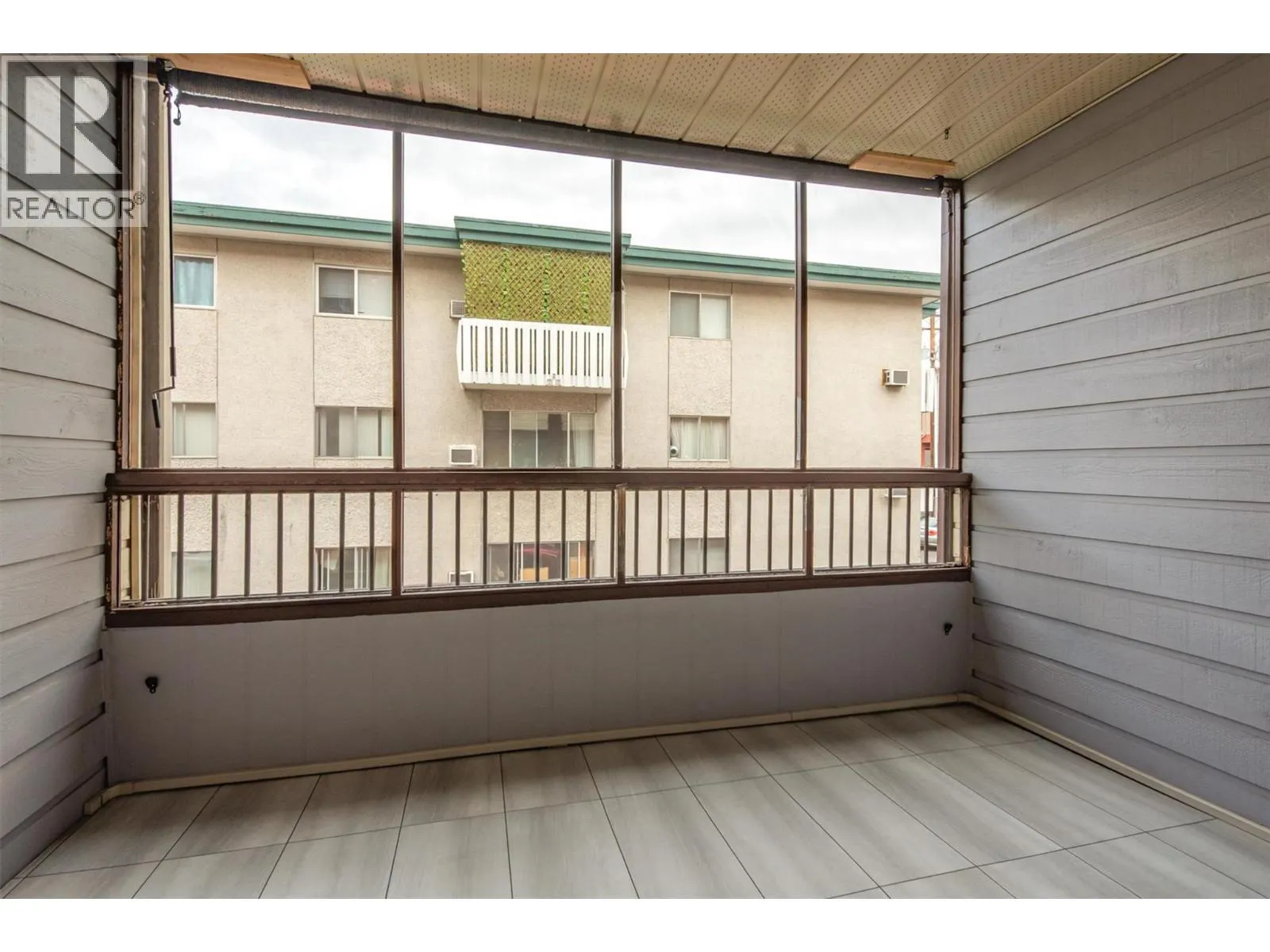 555 Rowcliffe Avenue Unit# 202