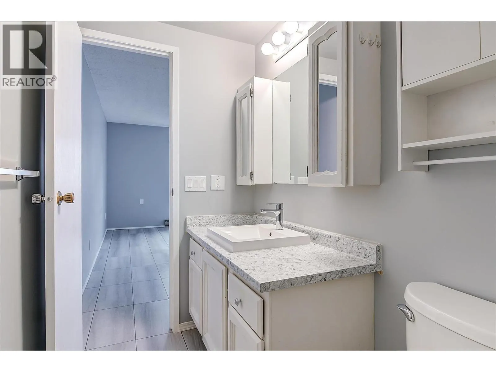 555 Rowcliffe Avenue Unit# 202