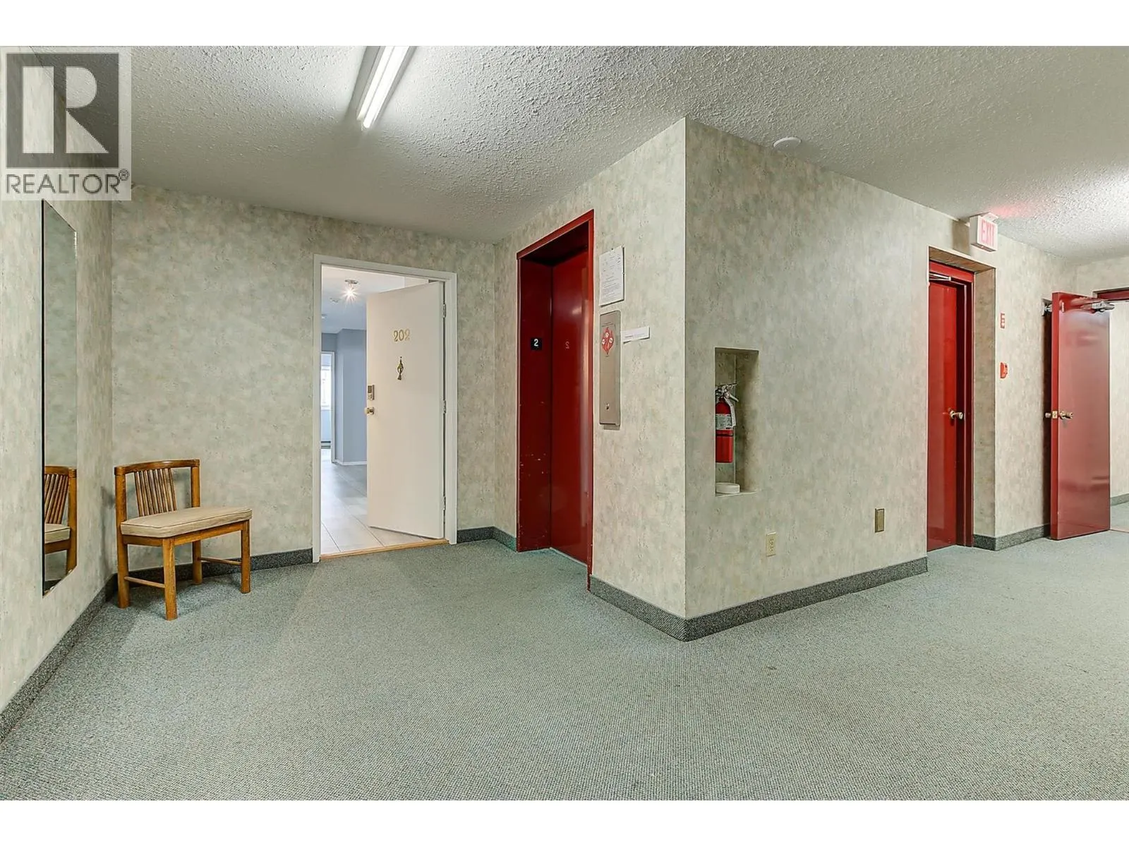 555 Rowcliffe Avenue Unit# 202