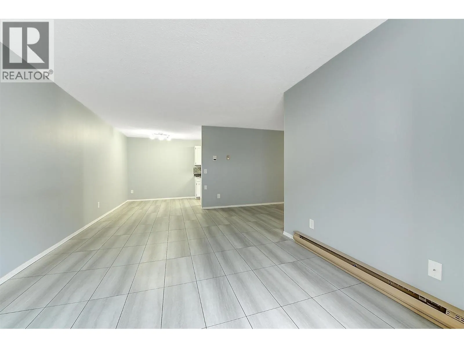 555 Rowcliffe Avenue Unit# 202