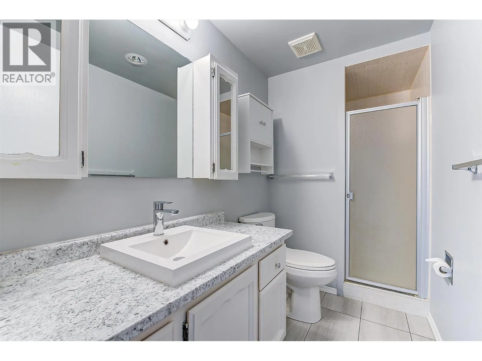 555 Rowcliffe Avenue Unit# 202