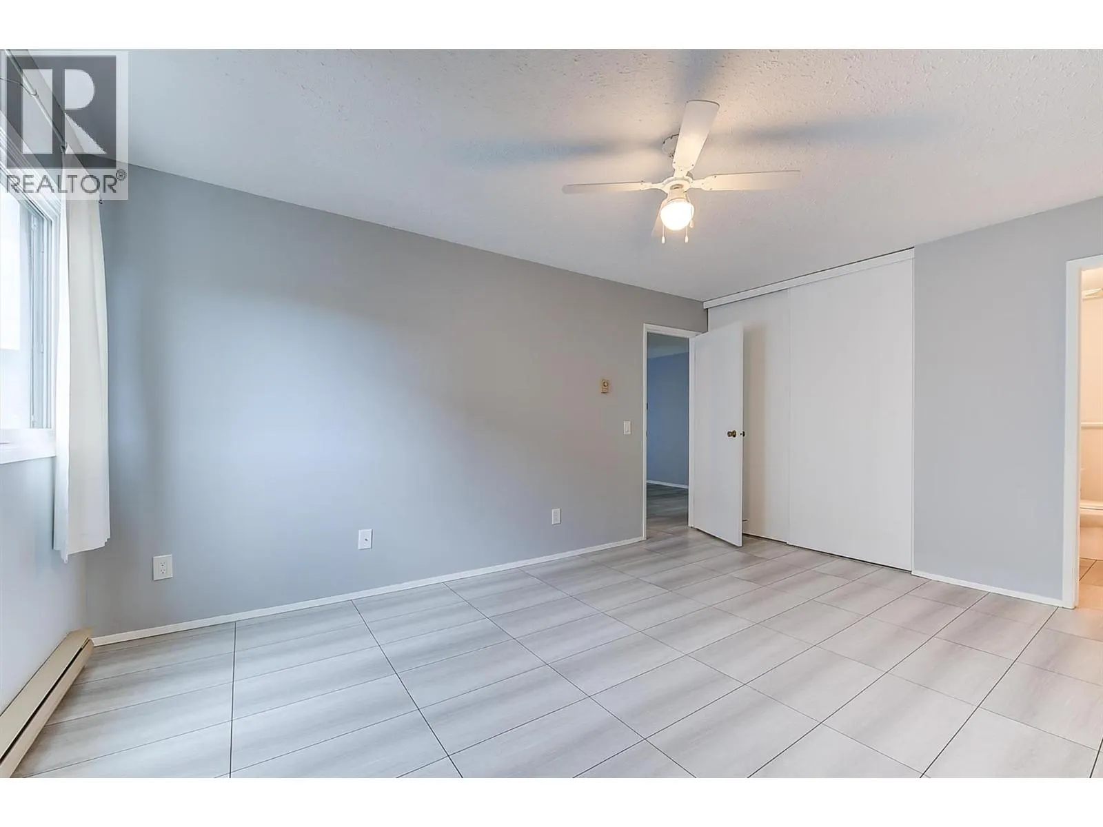 555 Rowcliffe Avenue Unit# 202