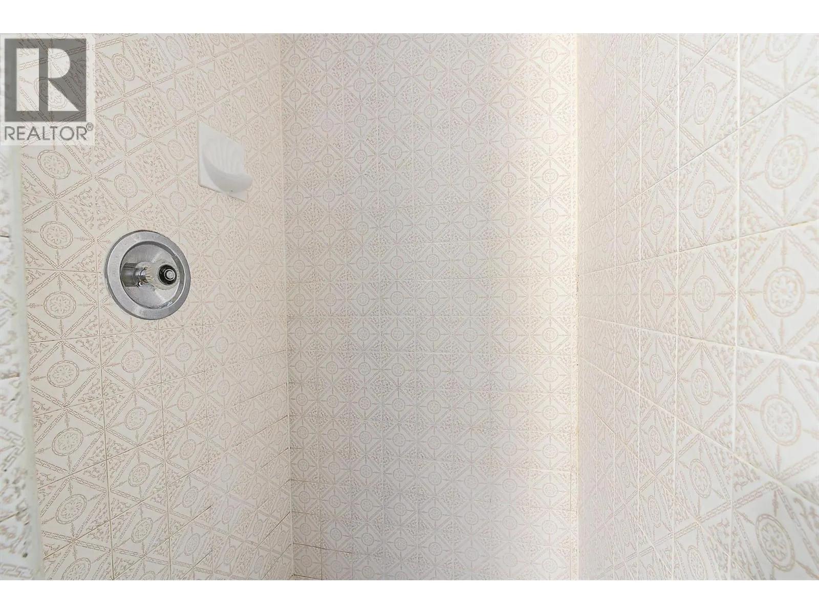 555 Rowcliffe Avenue Unit# 202