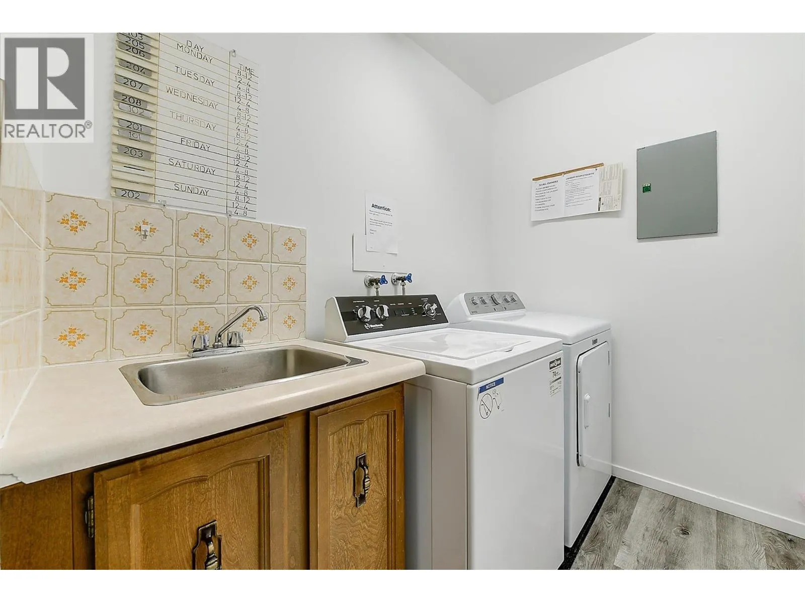 555 Rowcliffe Avenue Unit# 202