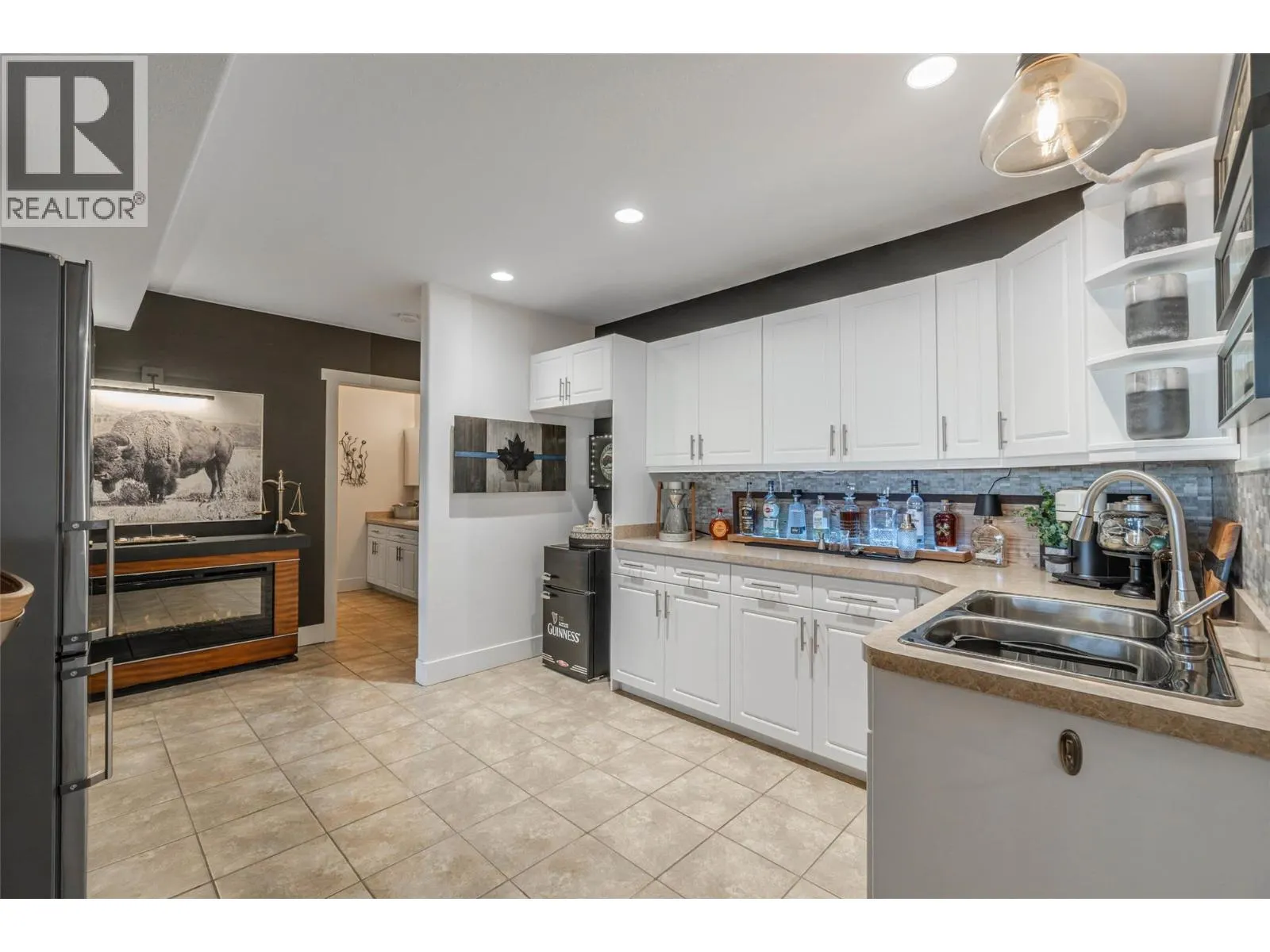 6963 CHARDONNAY Place