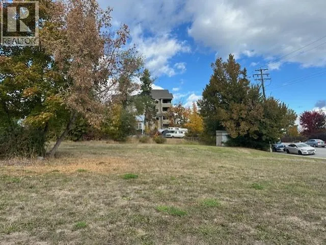 711 Shuswap Street SW