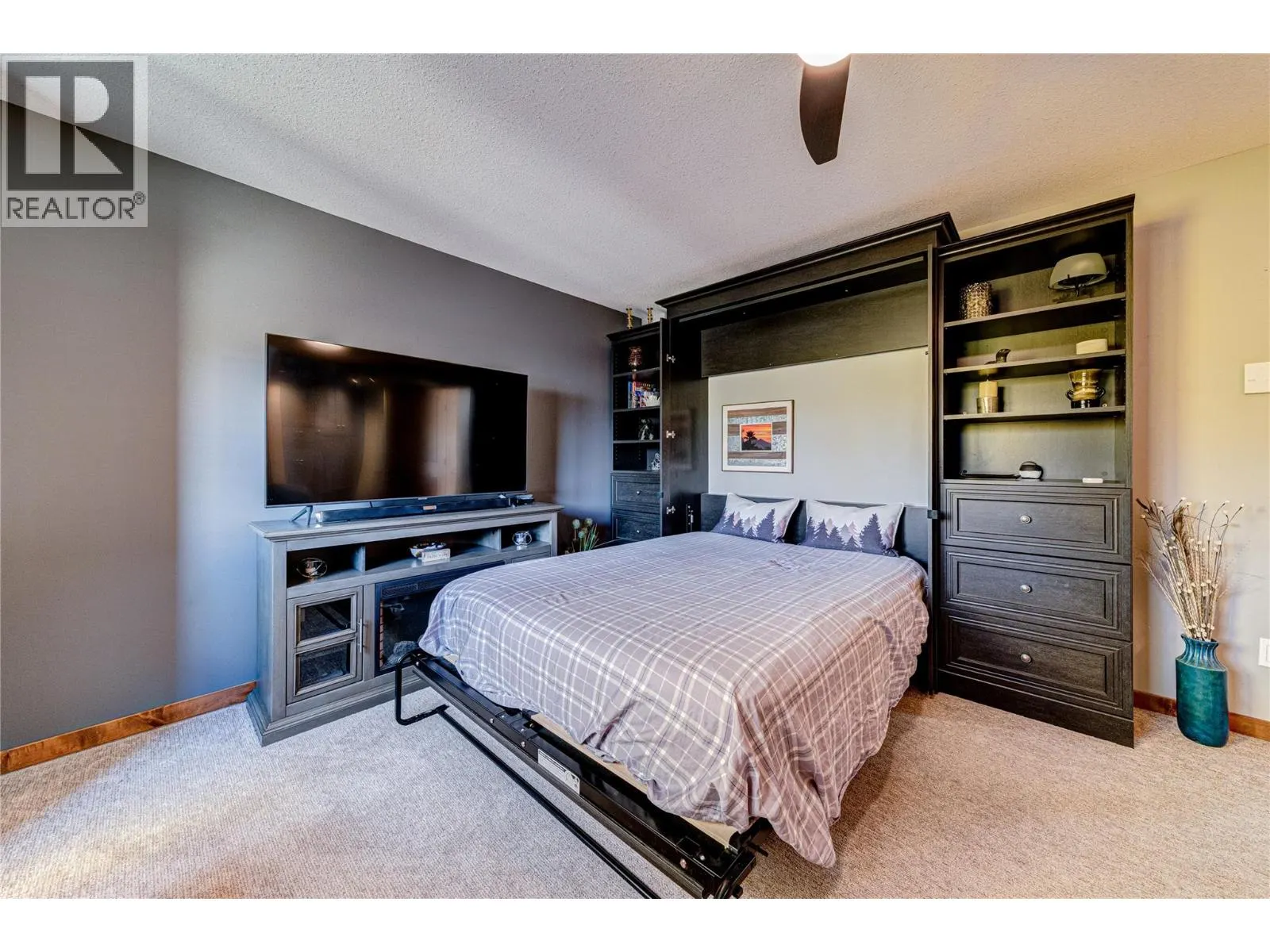 221-4559 Timberline Crescent