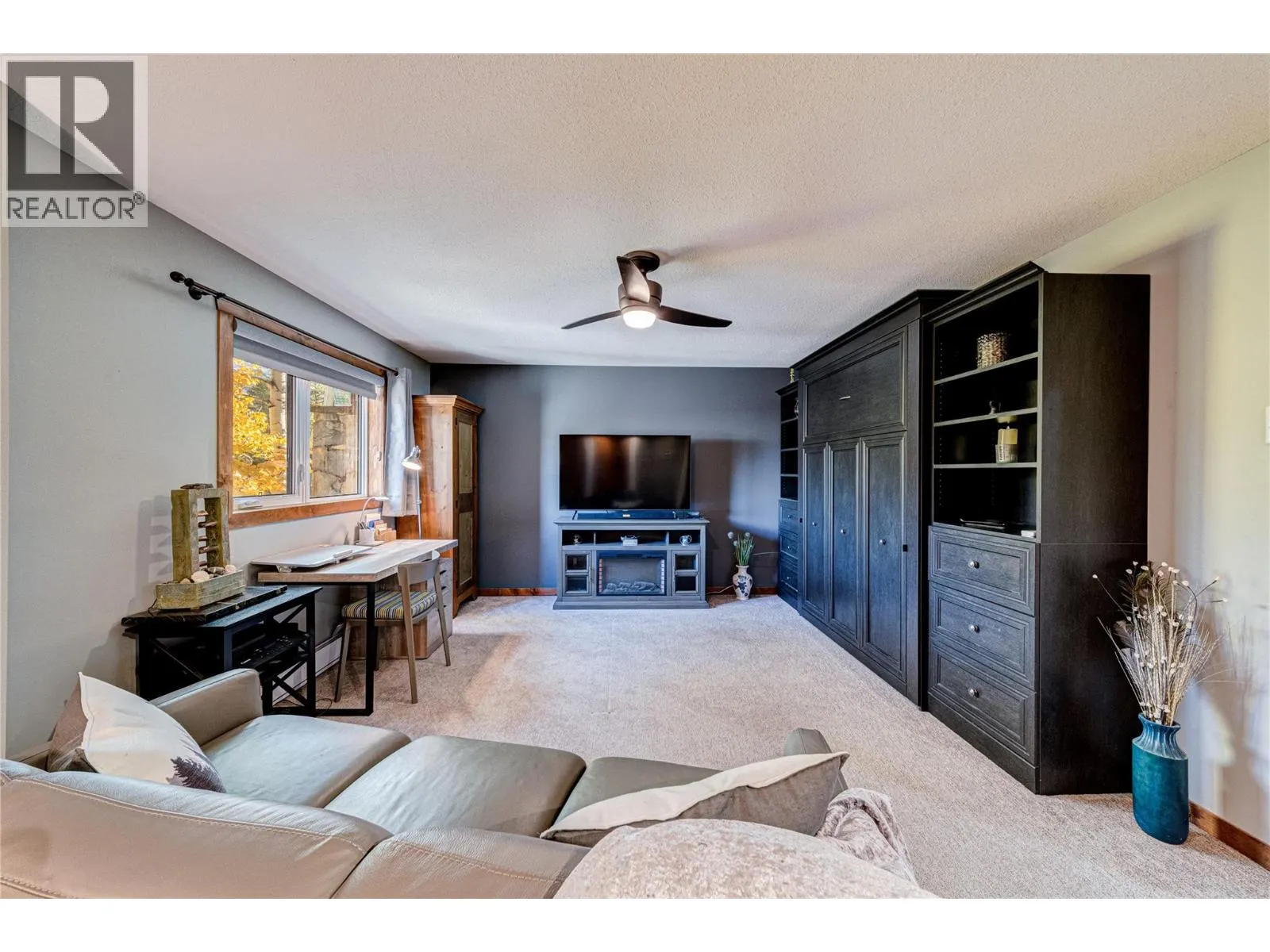 221-4559 Timberline Crescent