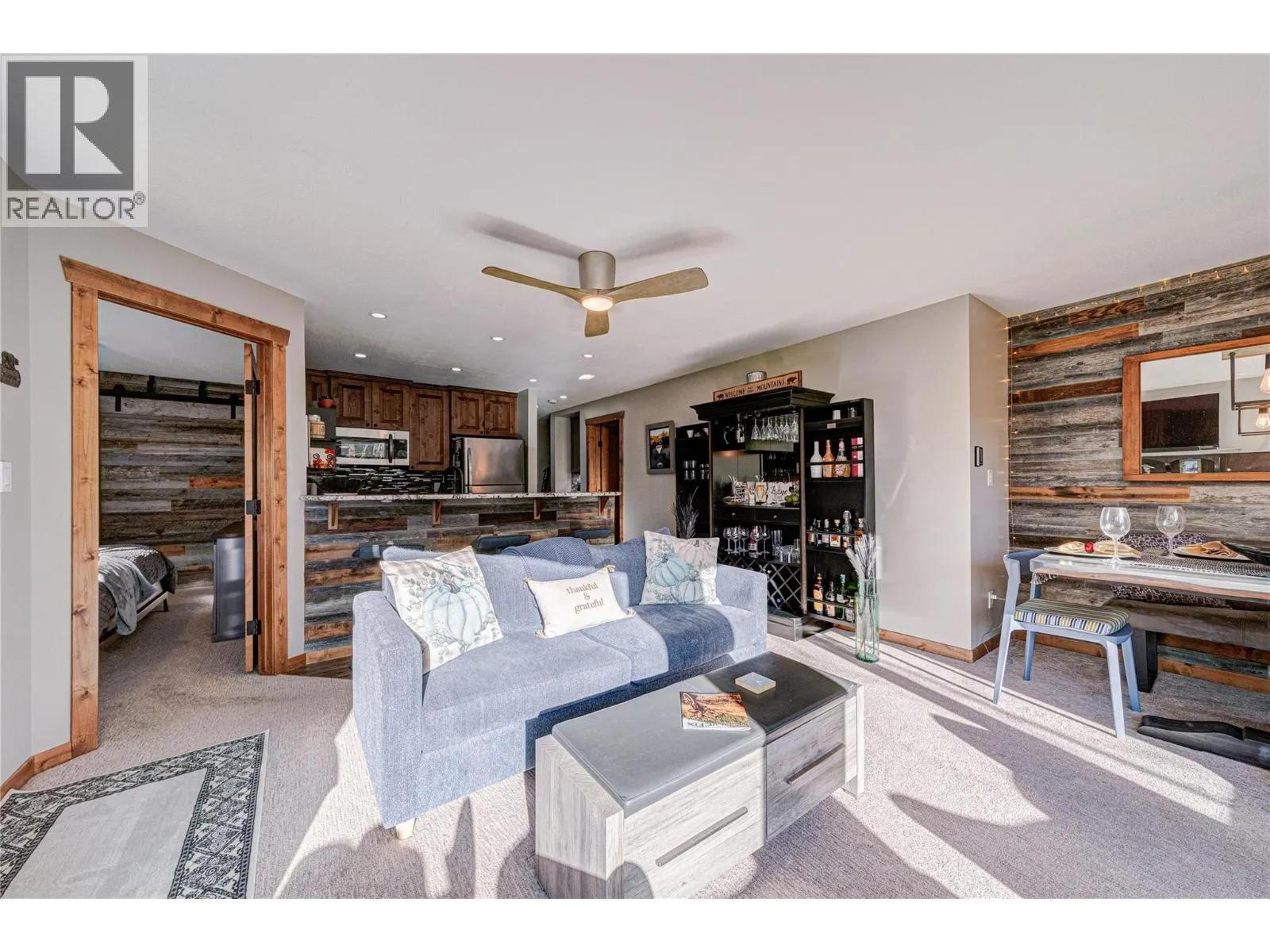 221-4559 Timberline Crescent