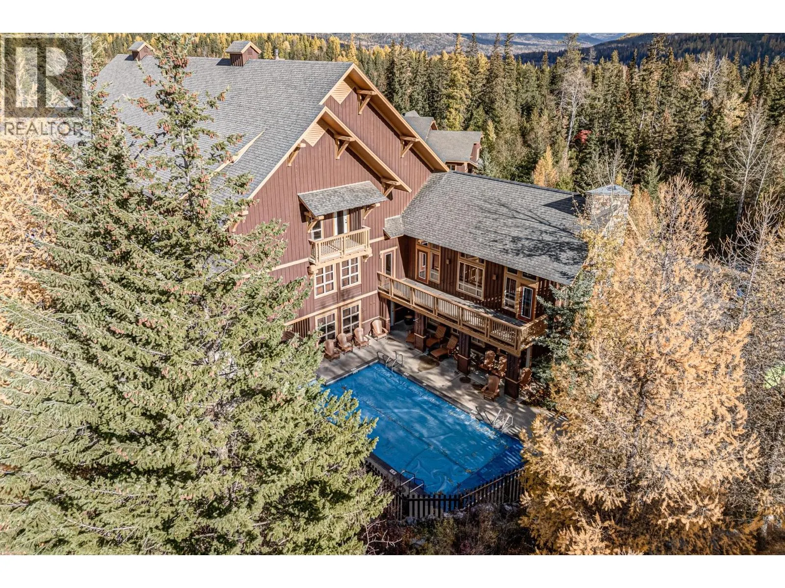 221-4559 Timberline Crescent