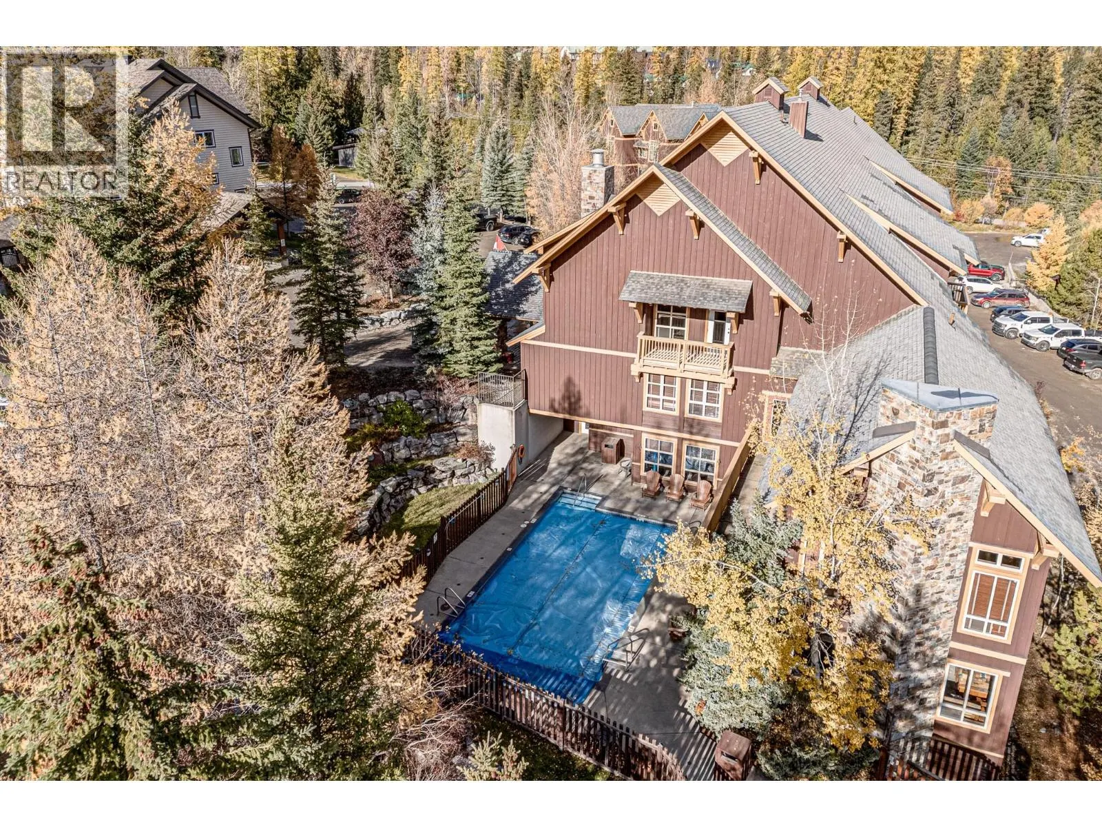 221-4559 Timberline Crescent