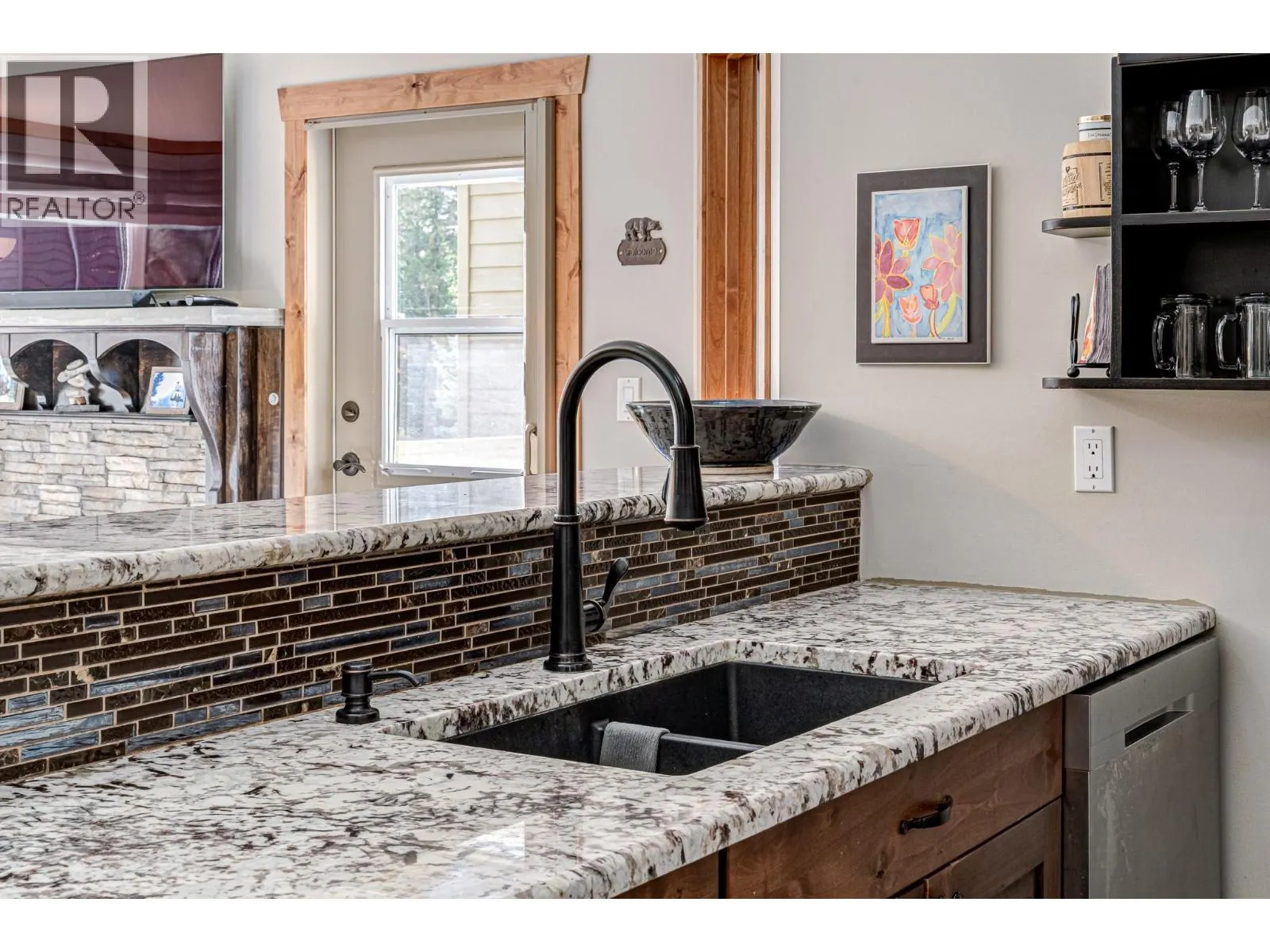 221-4559 Timberline Crescent