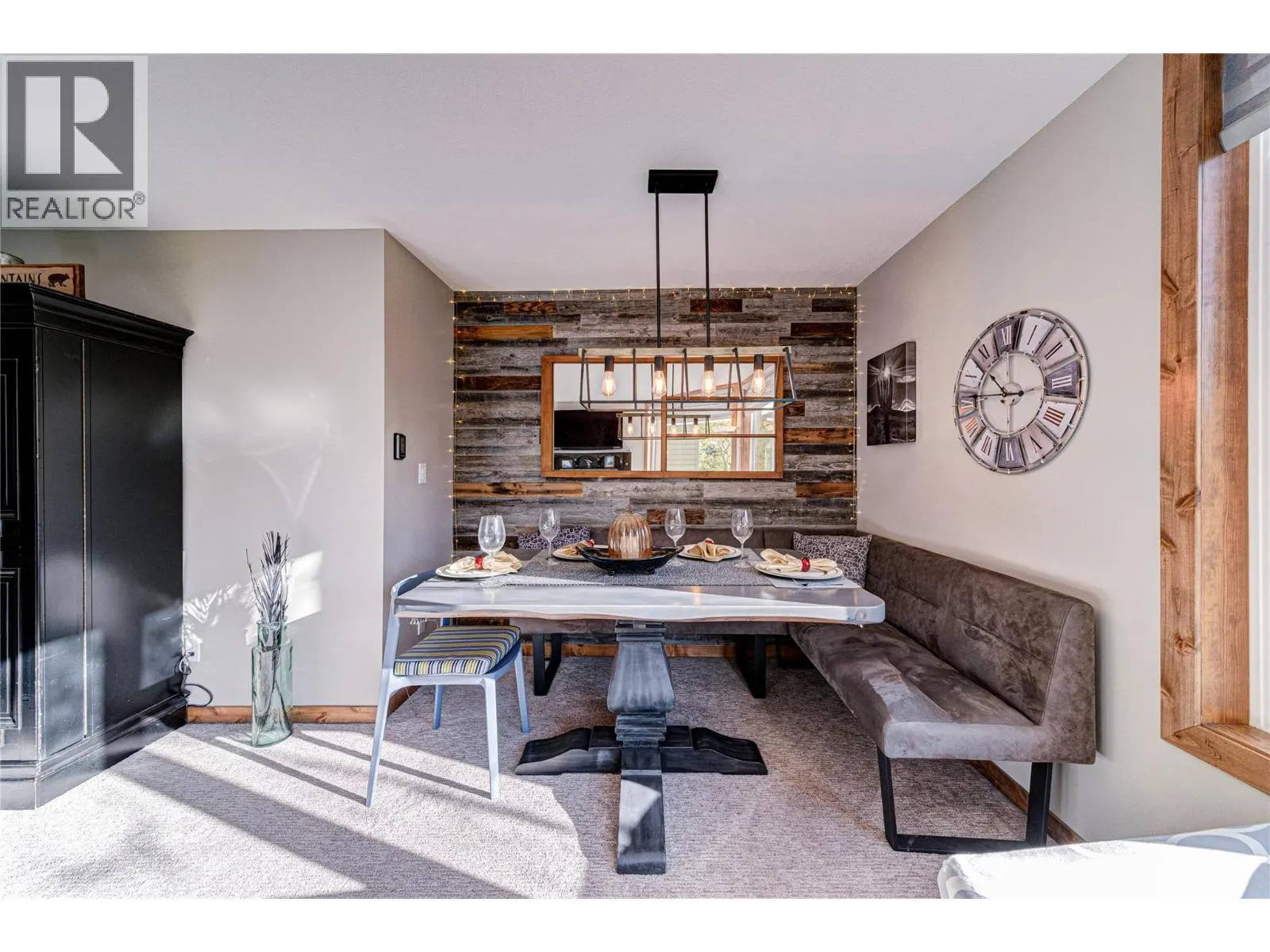 221-4559 Timberline Crescent