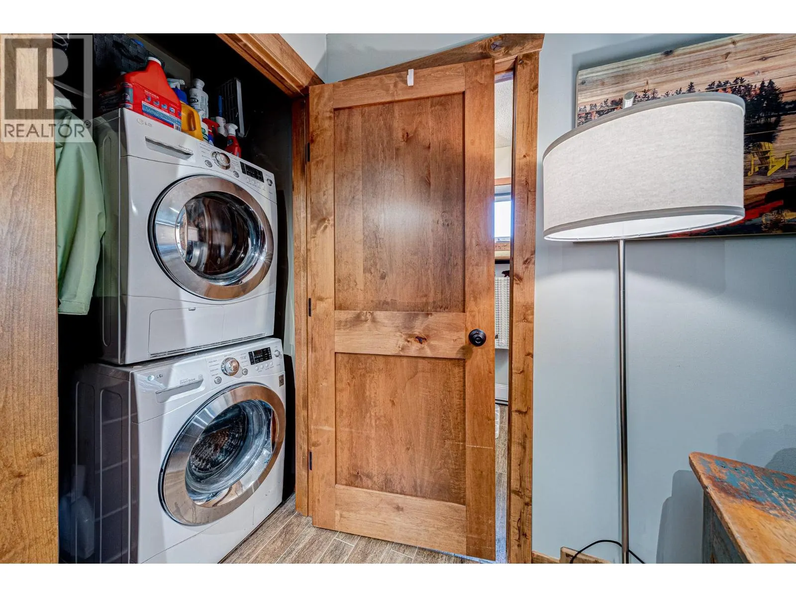 221-4559 Timberline Crescent