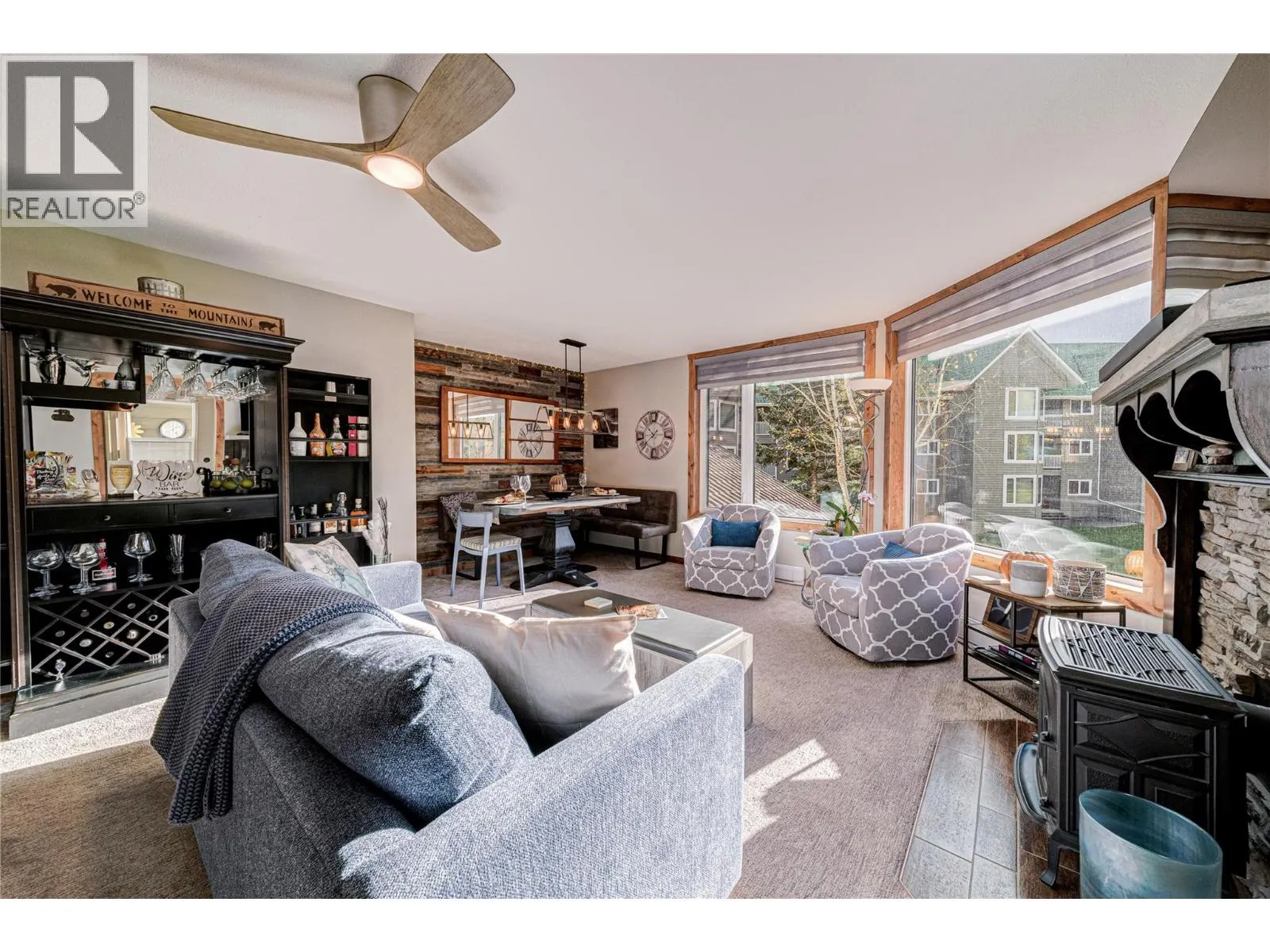 221-4559 Timberline Crescent