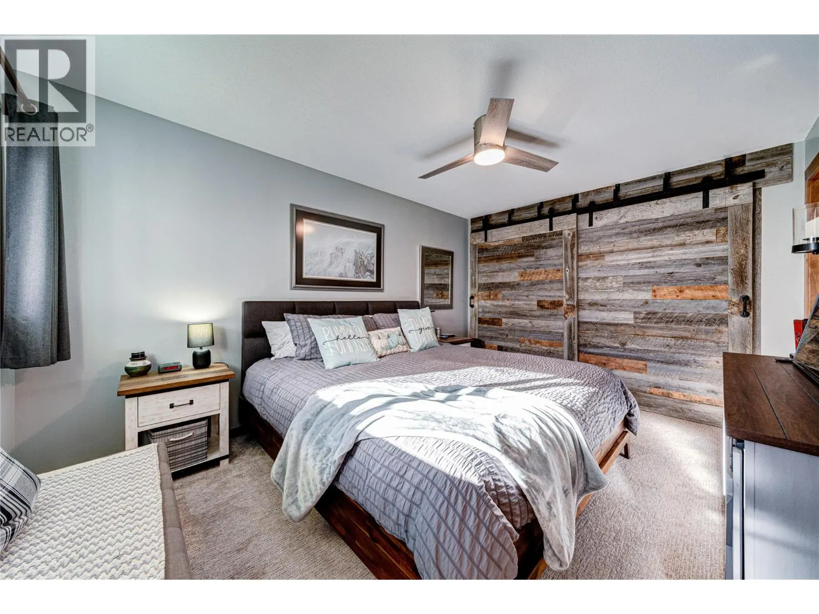 221-4559 Timberline Crescent