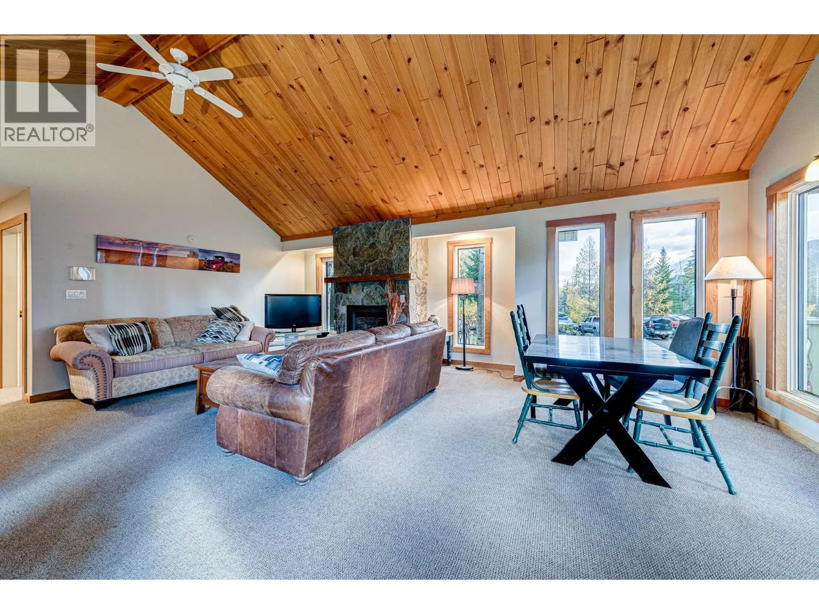 221-4559 Timberline Crescent