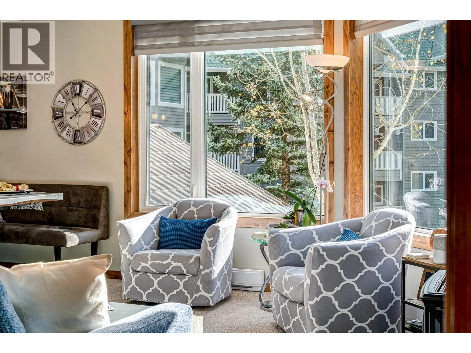 221-4559 Timberline Crescent