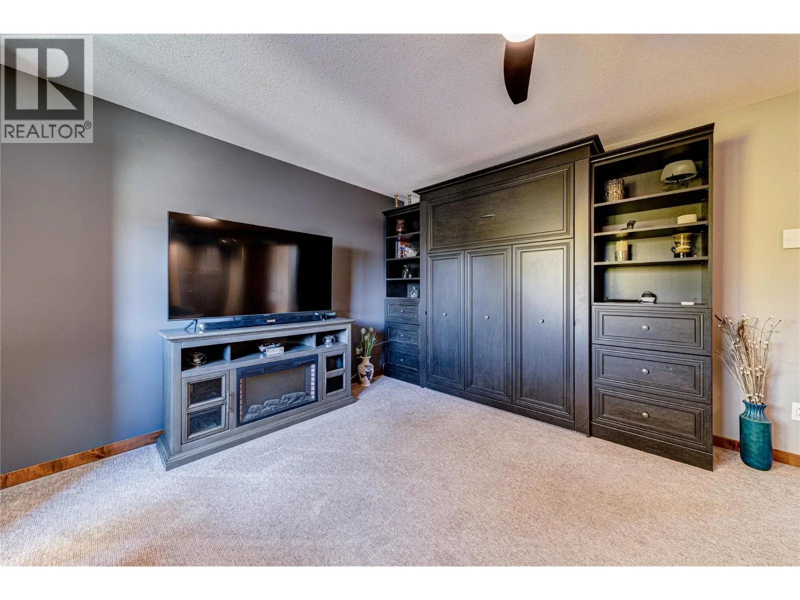 221-4559 Timberline Crescent