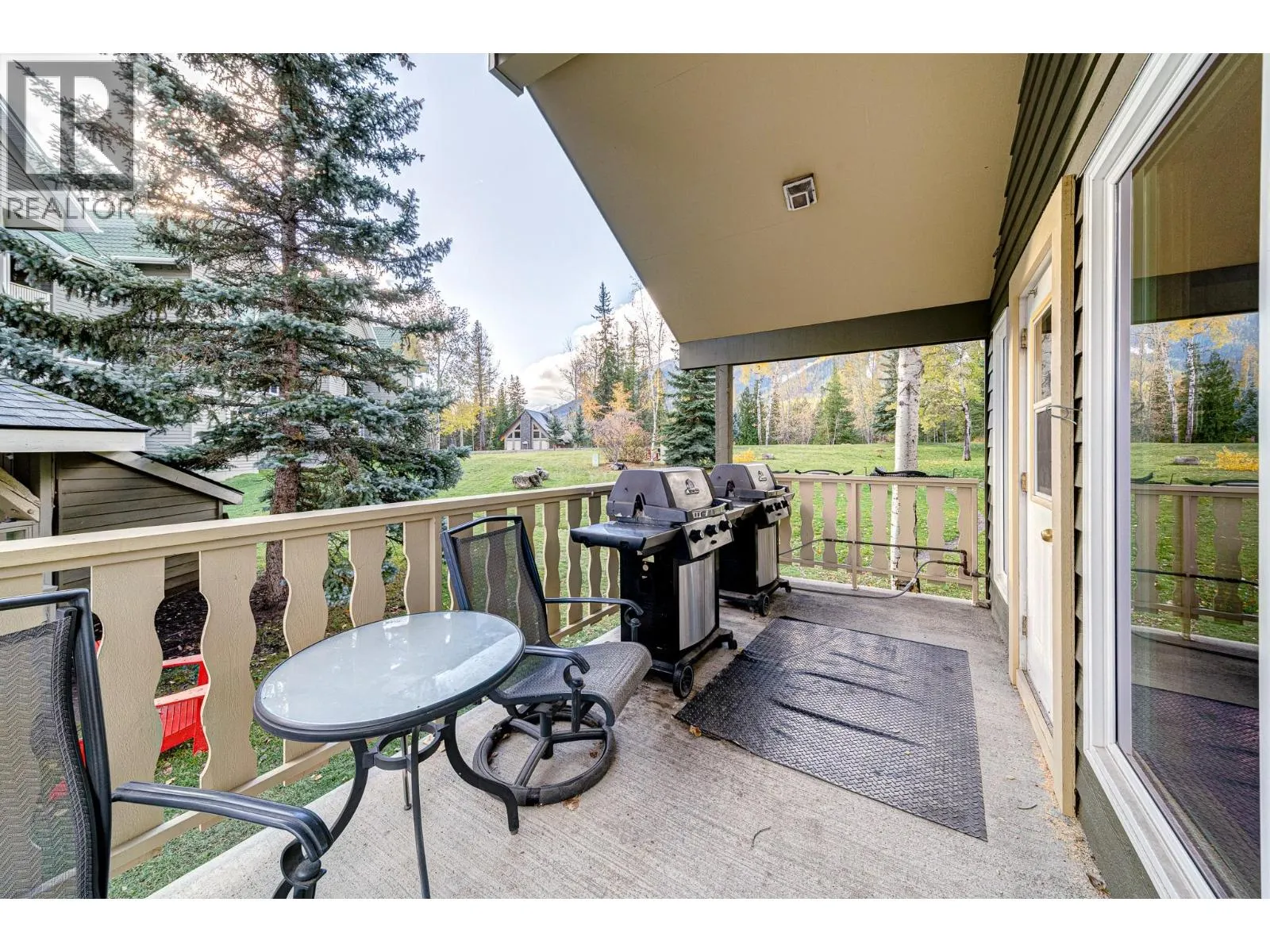 221-4559 Timberline Crescent