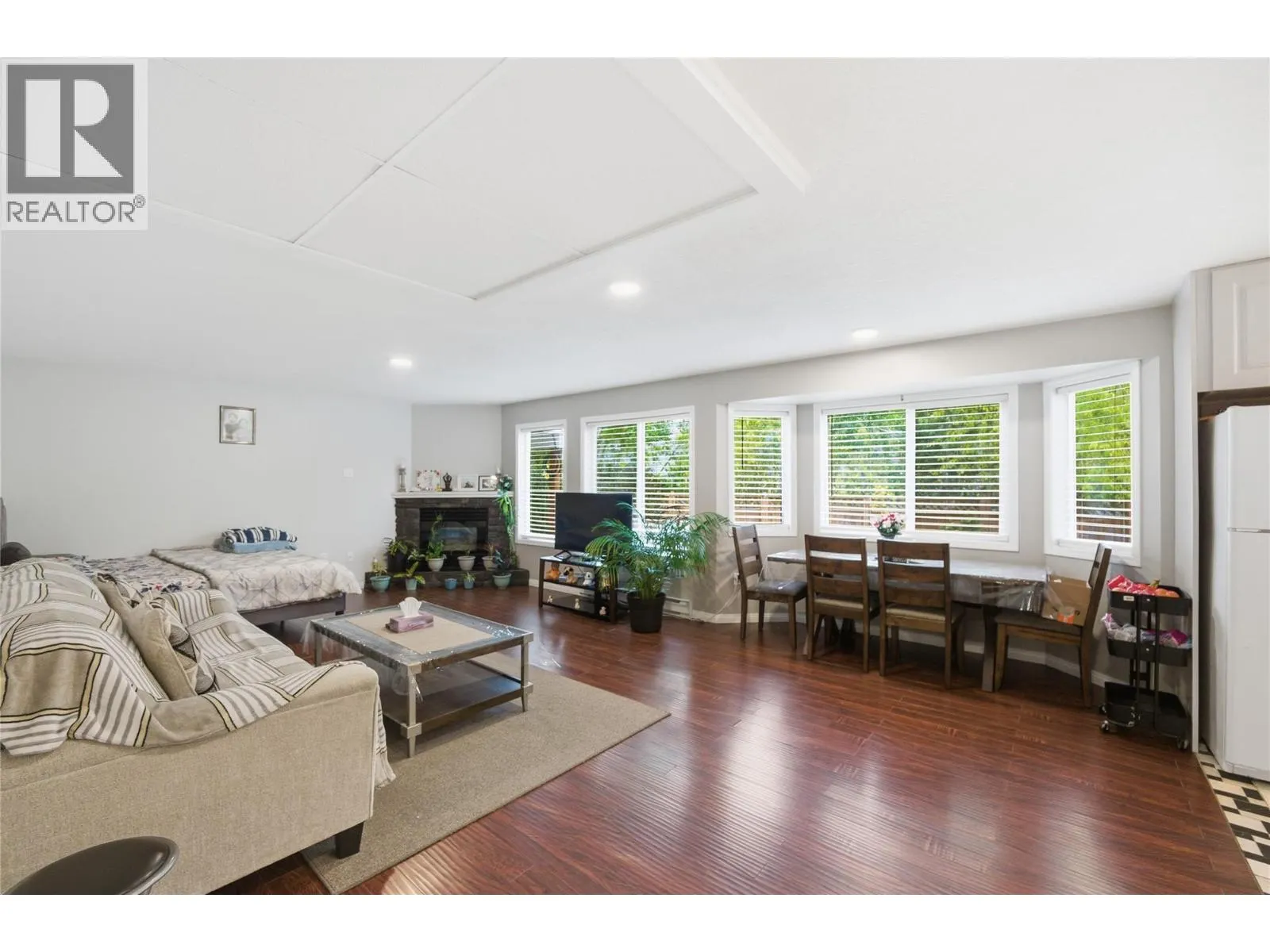 3395 Southridge Drive