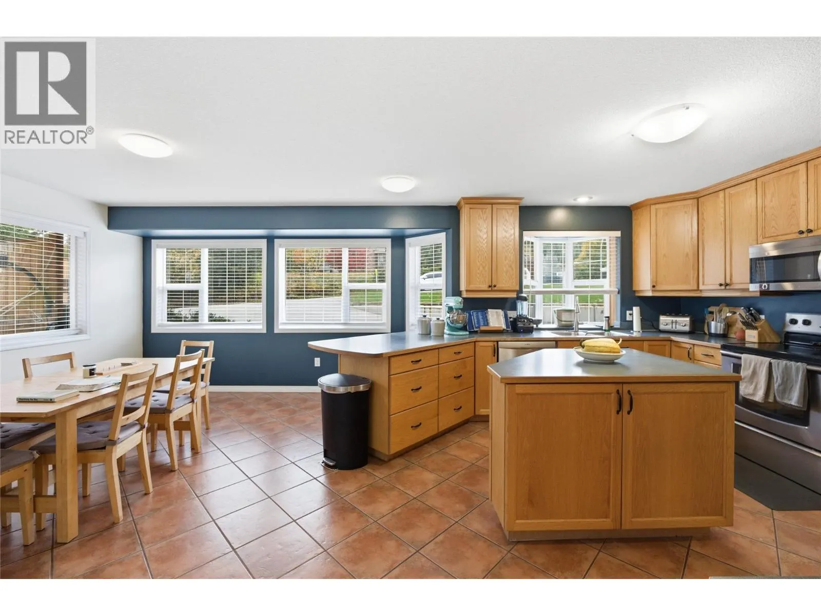 3395 Southridge Drive