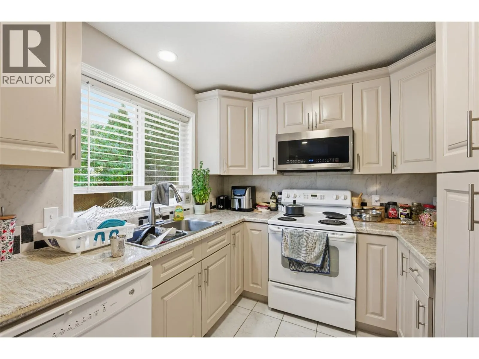 3395 Southridge Drive