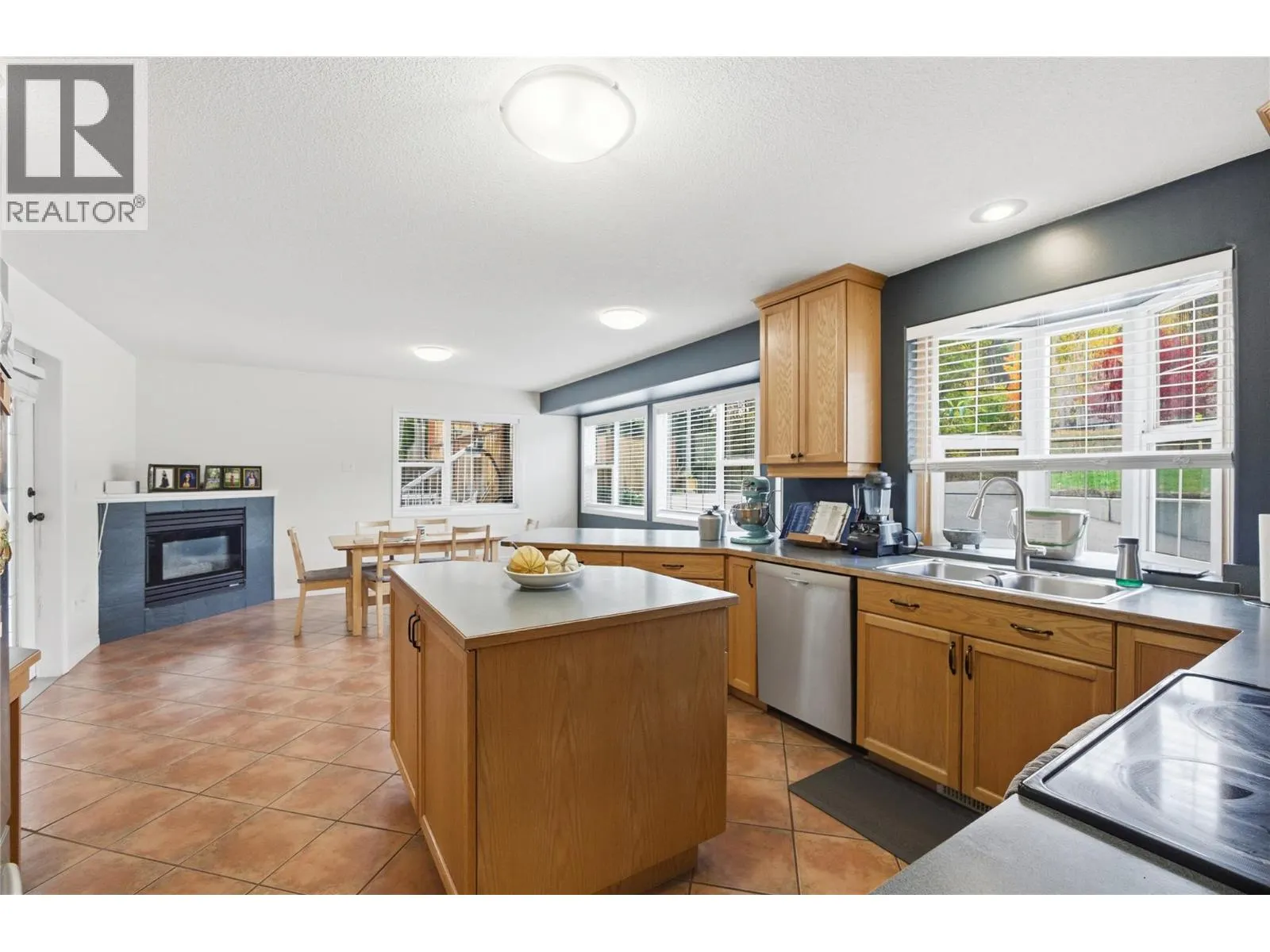 3395 Southridge Drive